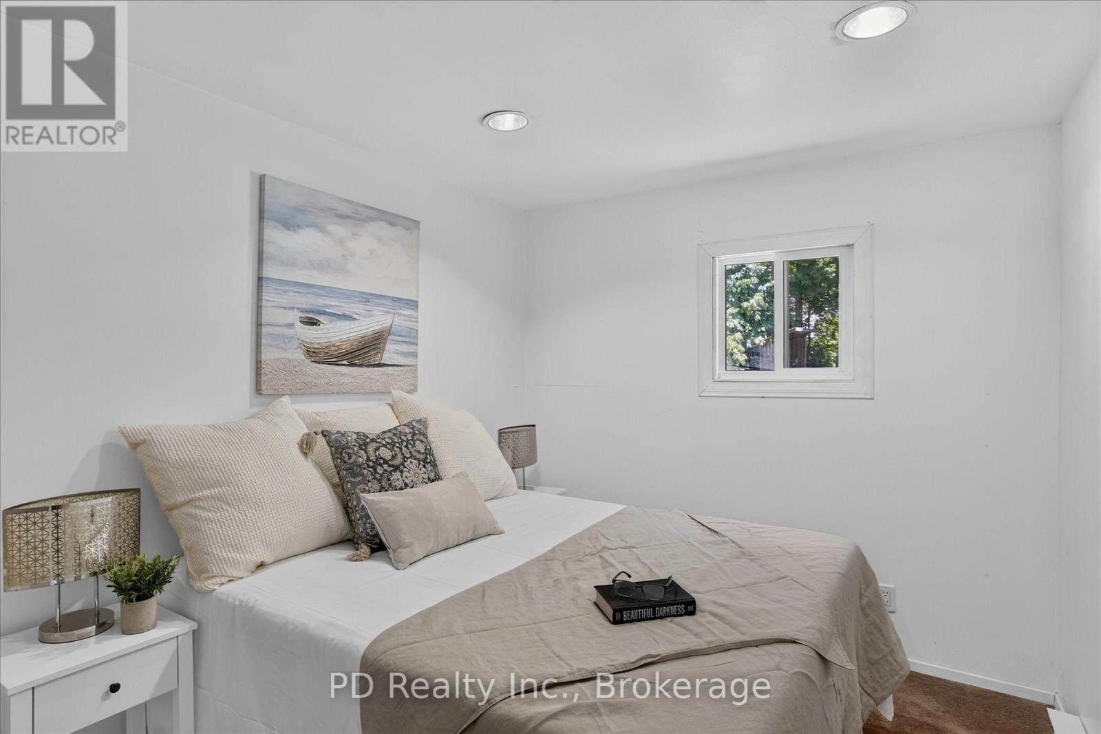 35 WESTVIEW DRIVE - 25