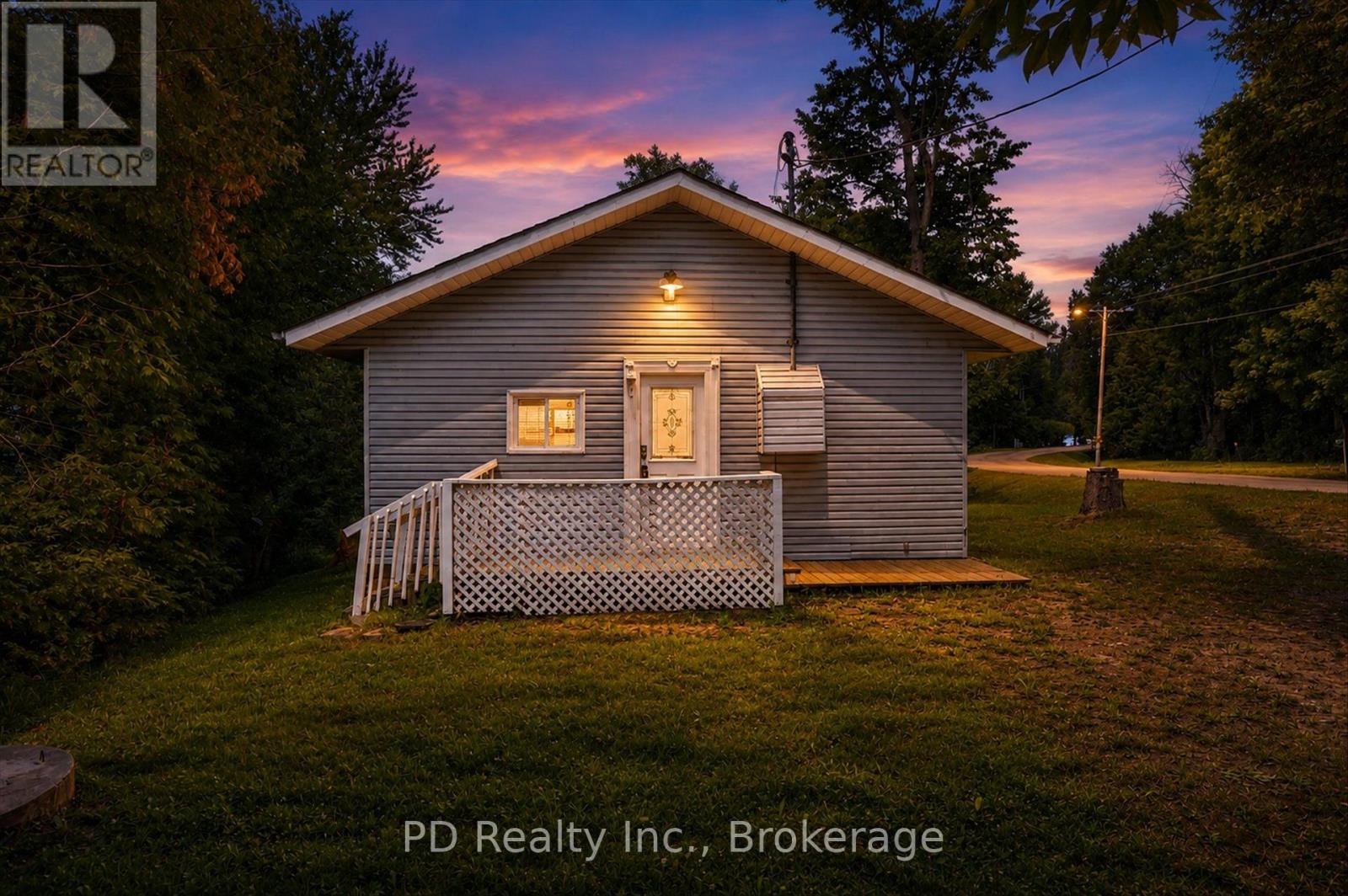 35 WESTVIEW DRIVE - 6