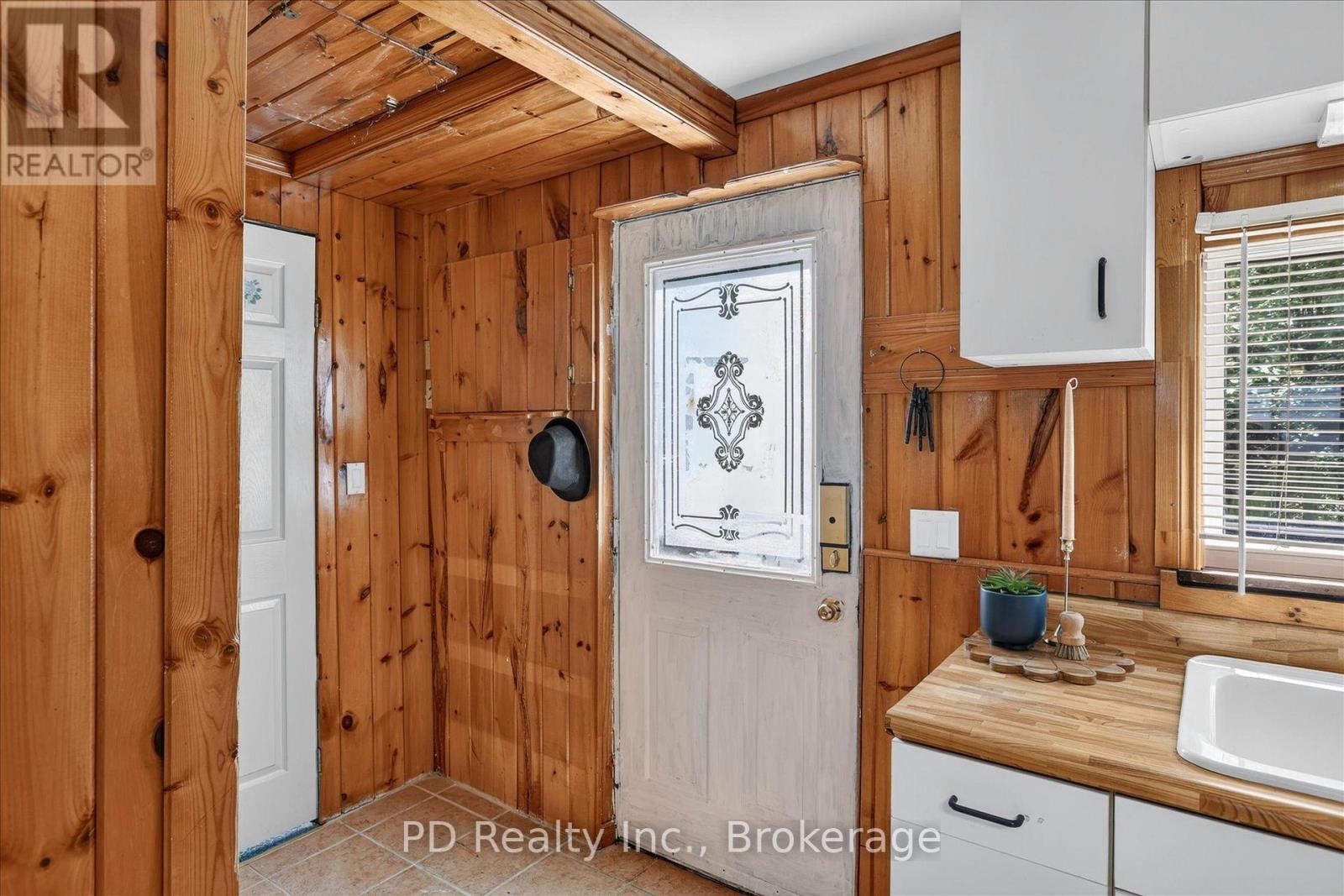 35 WESTVIEW DRIVE - 8