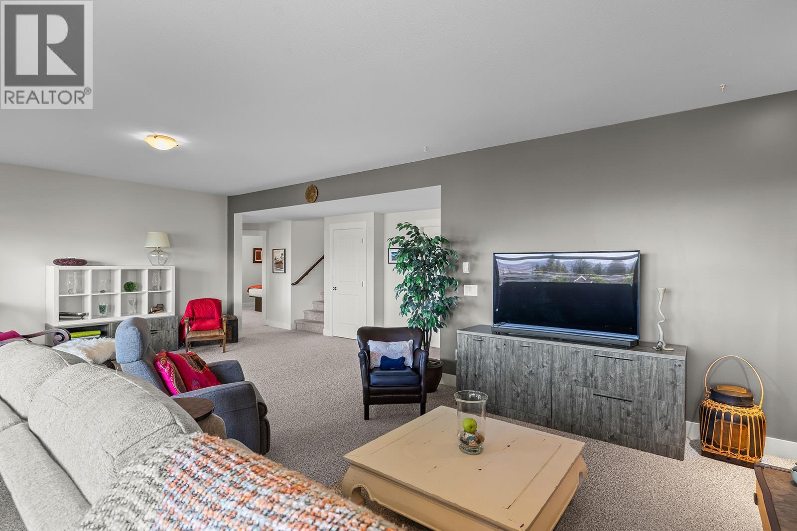 366 Trumpeter Court - 40