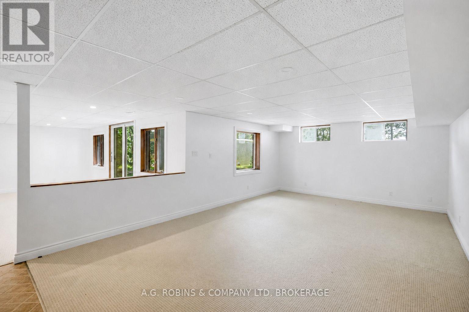 559 LAKESHORE ROAD E - 39