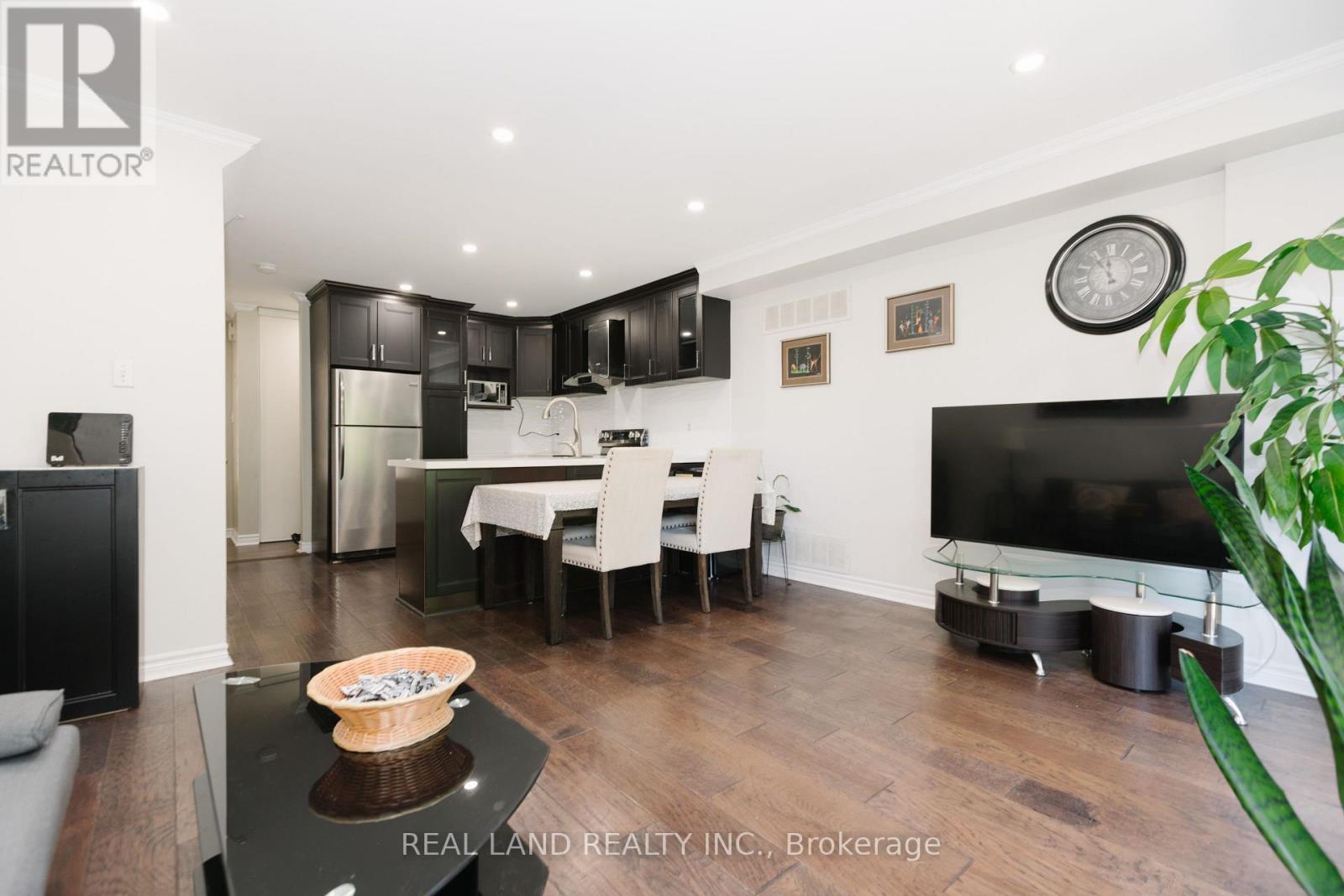 697 LIMPERT TERRACE - 10