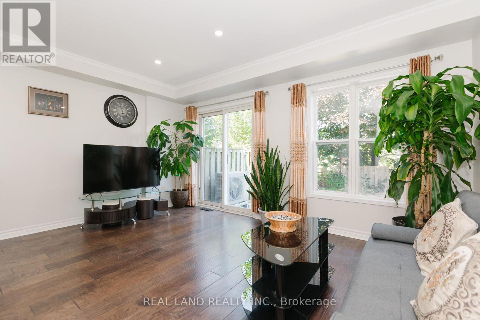 697 LIMPERT TERRACE - 11