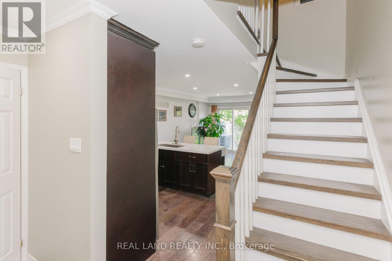 697 LIMPERT TERRACE - 14