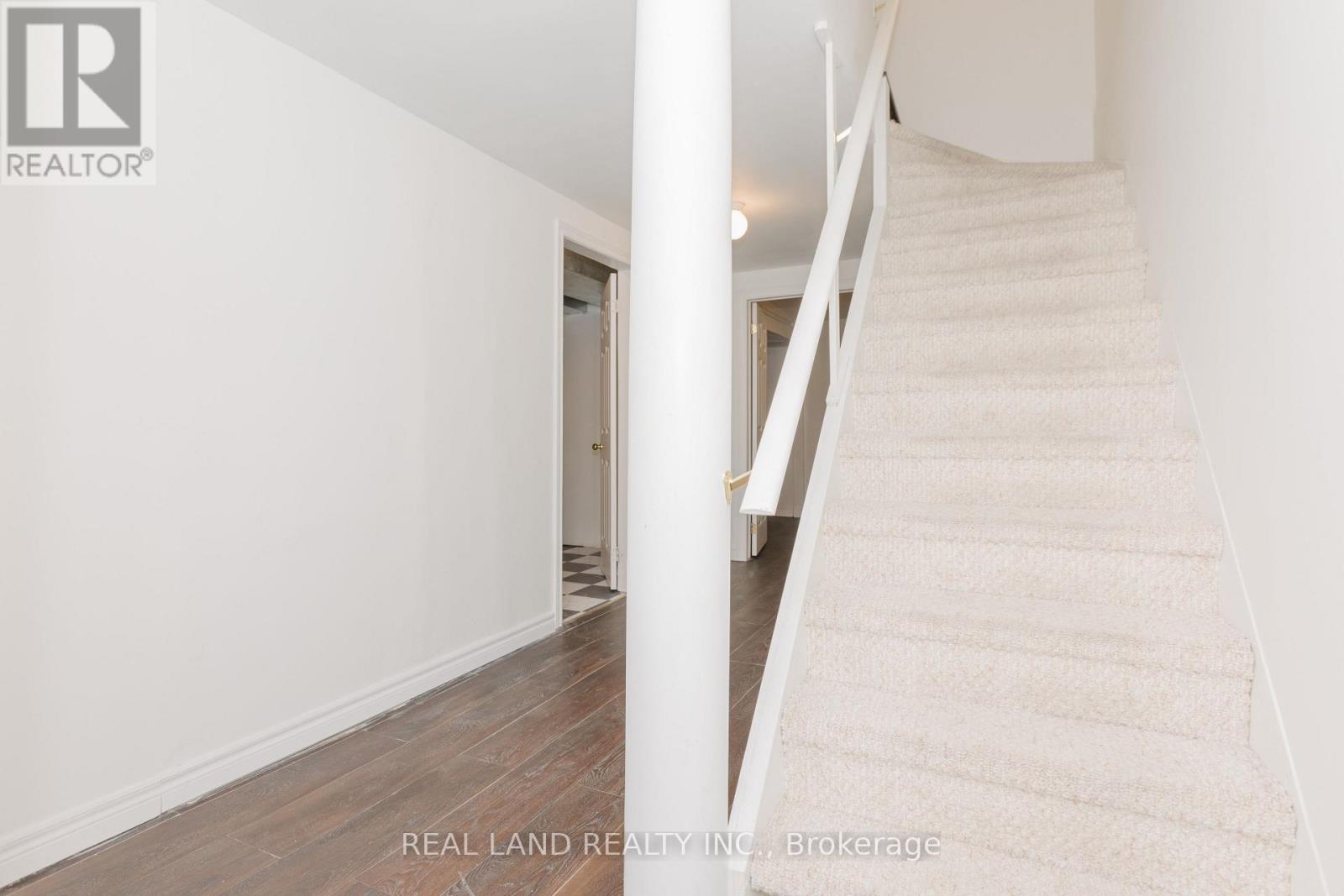 697 LIMPERT TERRACE - 29
