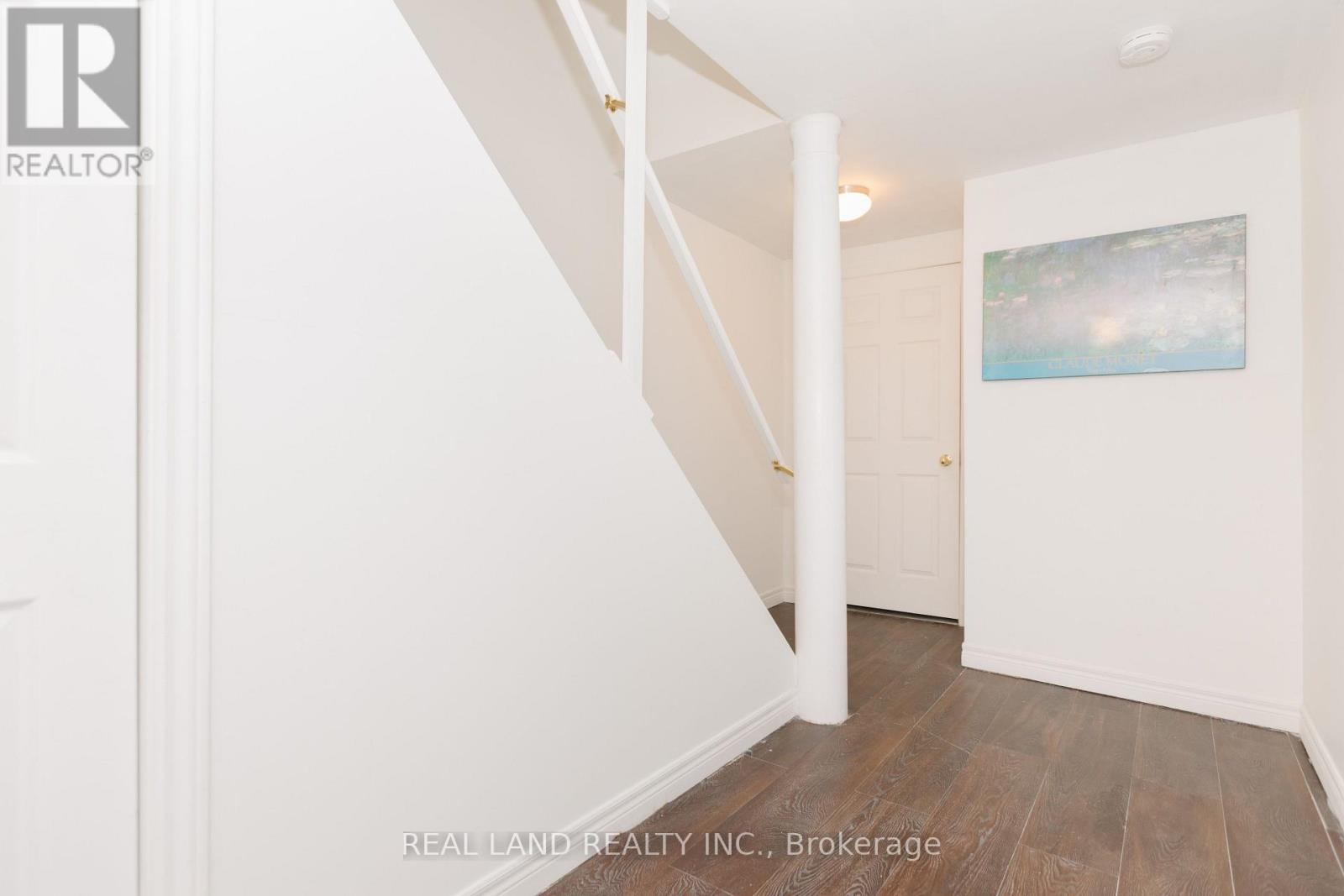 697 LIMPERT TERRACE - 33