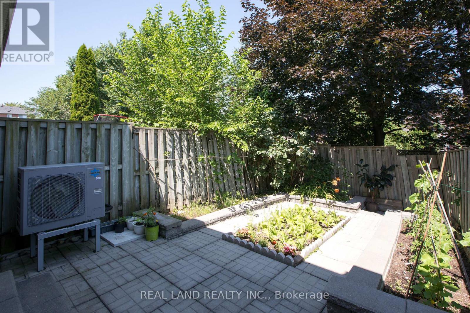 697 LIMPERT TERRACE - 34
