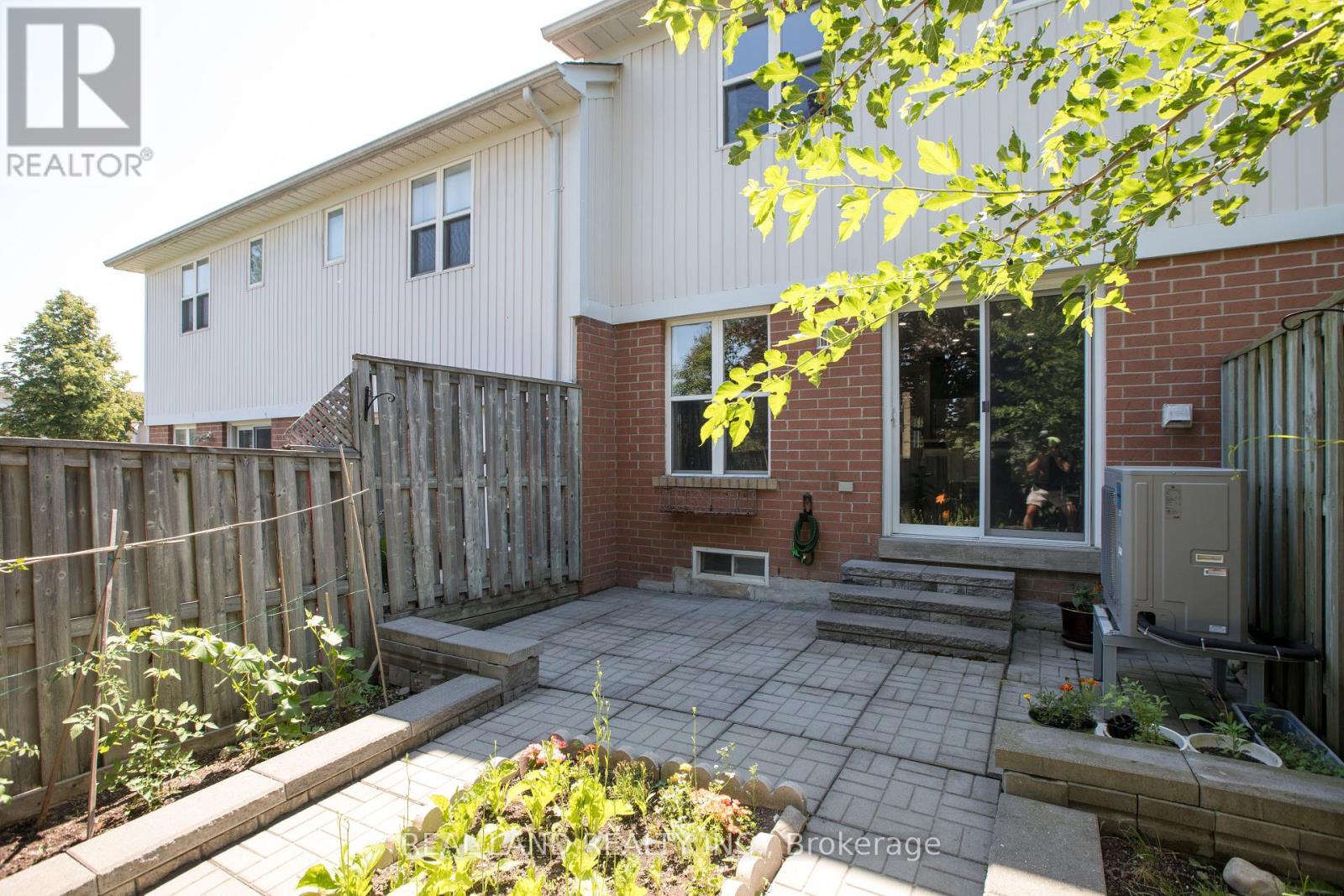 697 LIMPERT TERRACE - 36