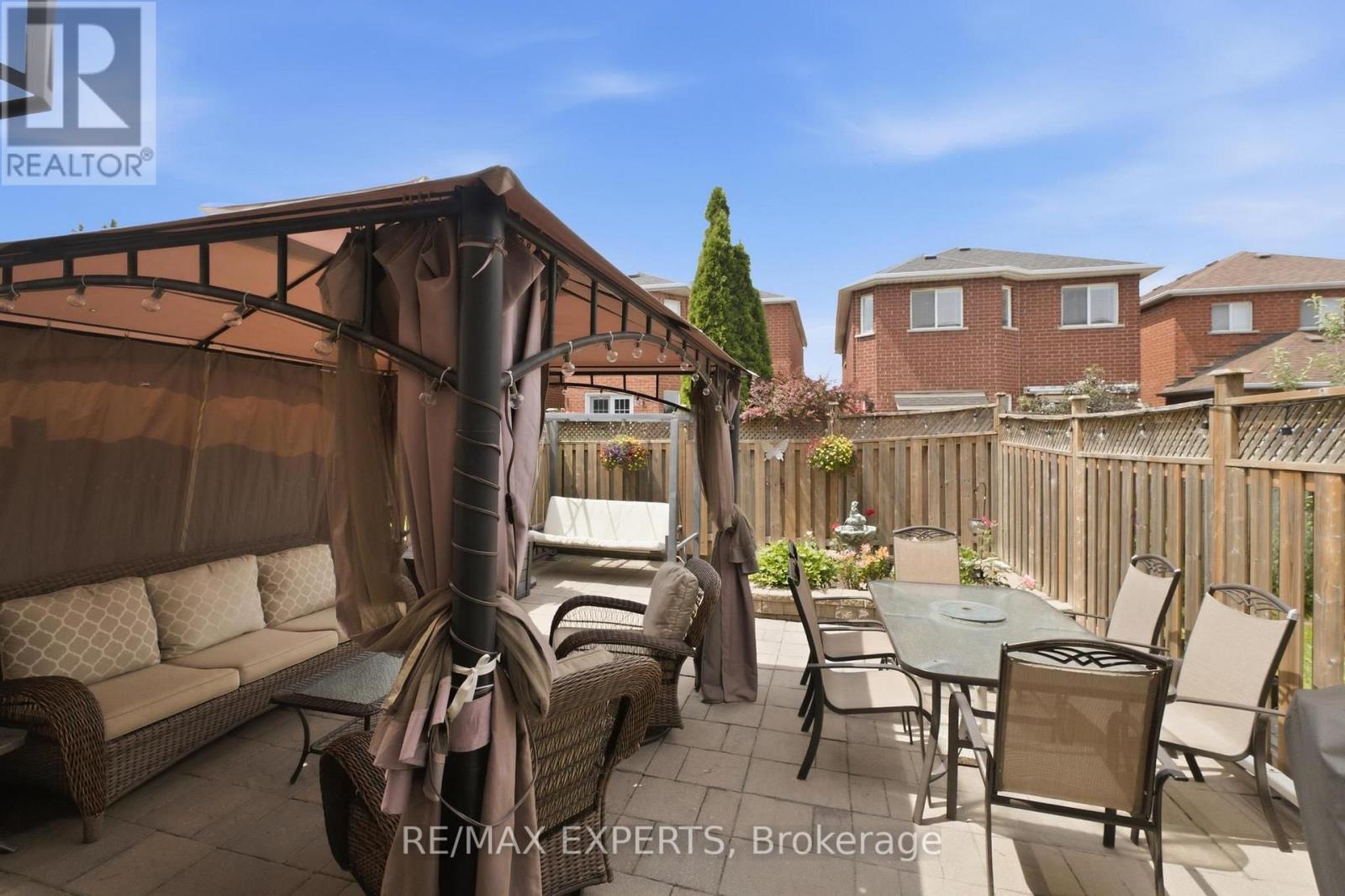 16 PIAZZA CRESCENT - Image 33