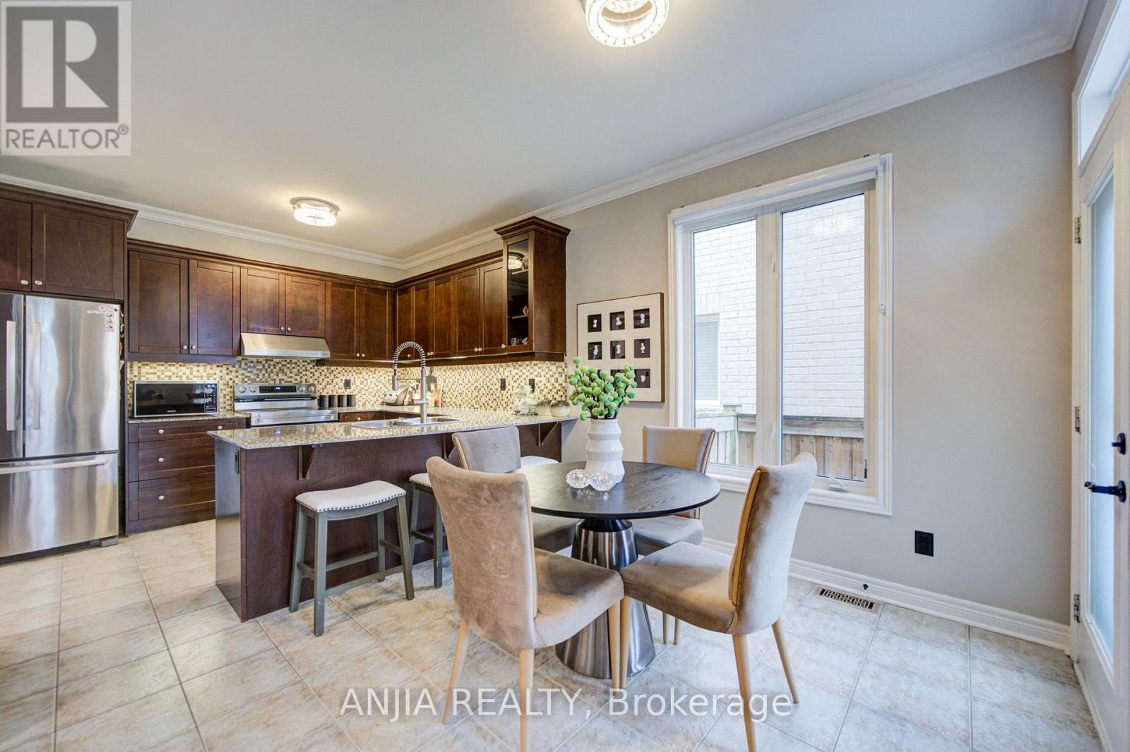 170 ASCALON DRIVE - 18