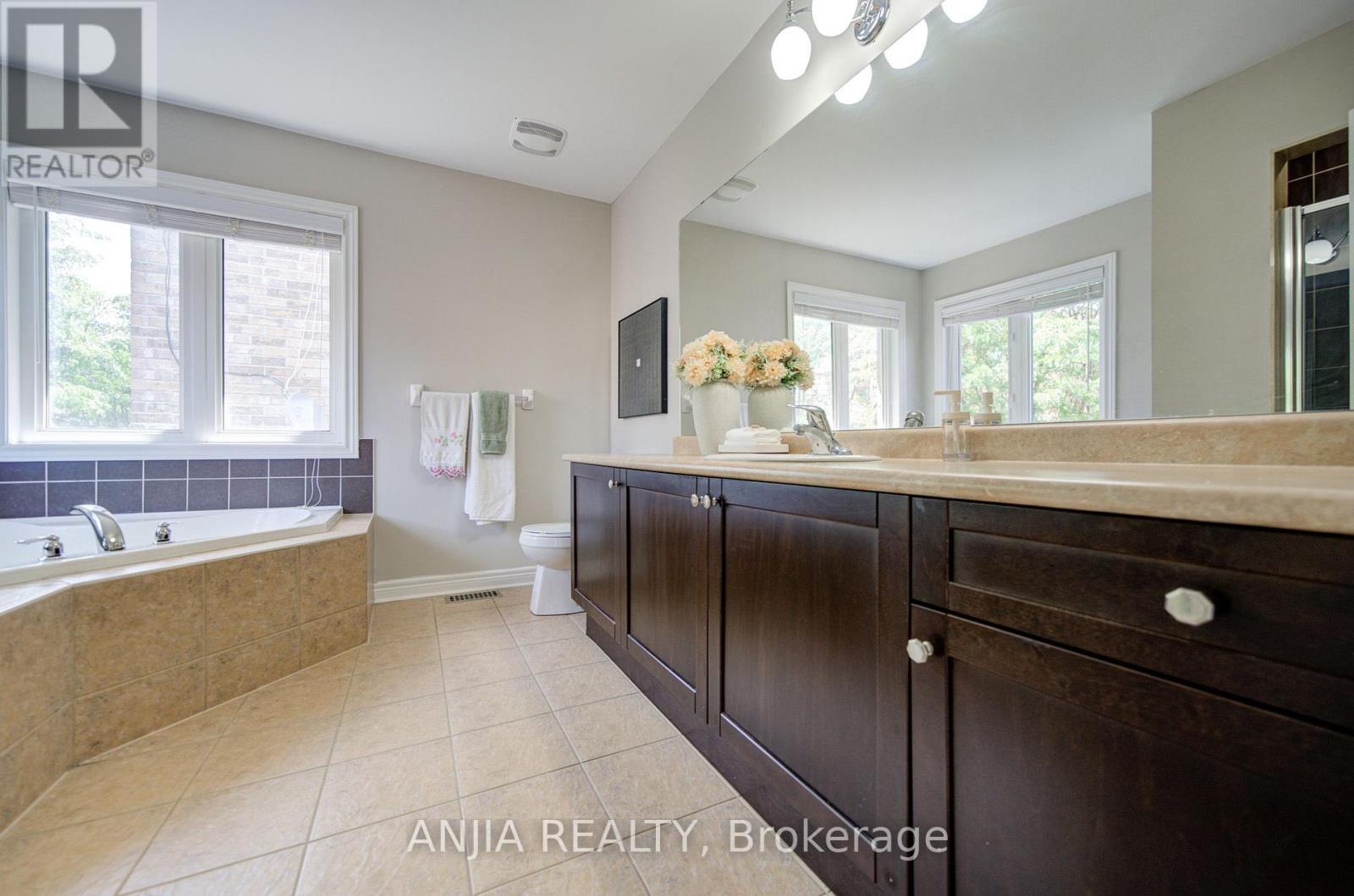 170 ASCALON DRIVE - 27