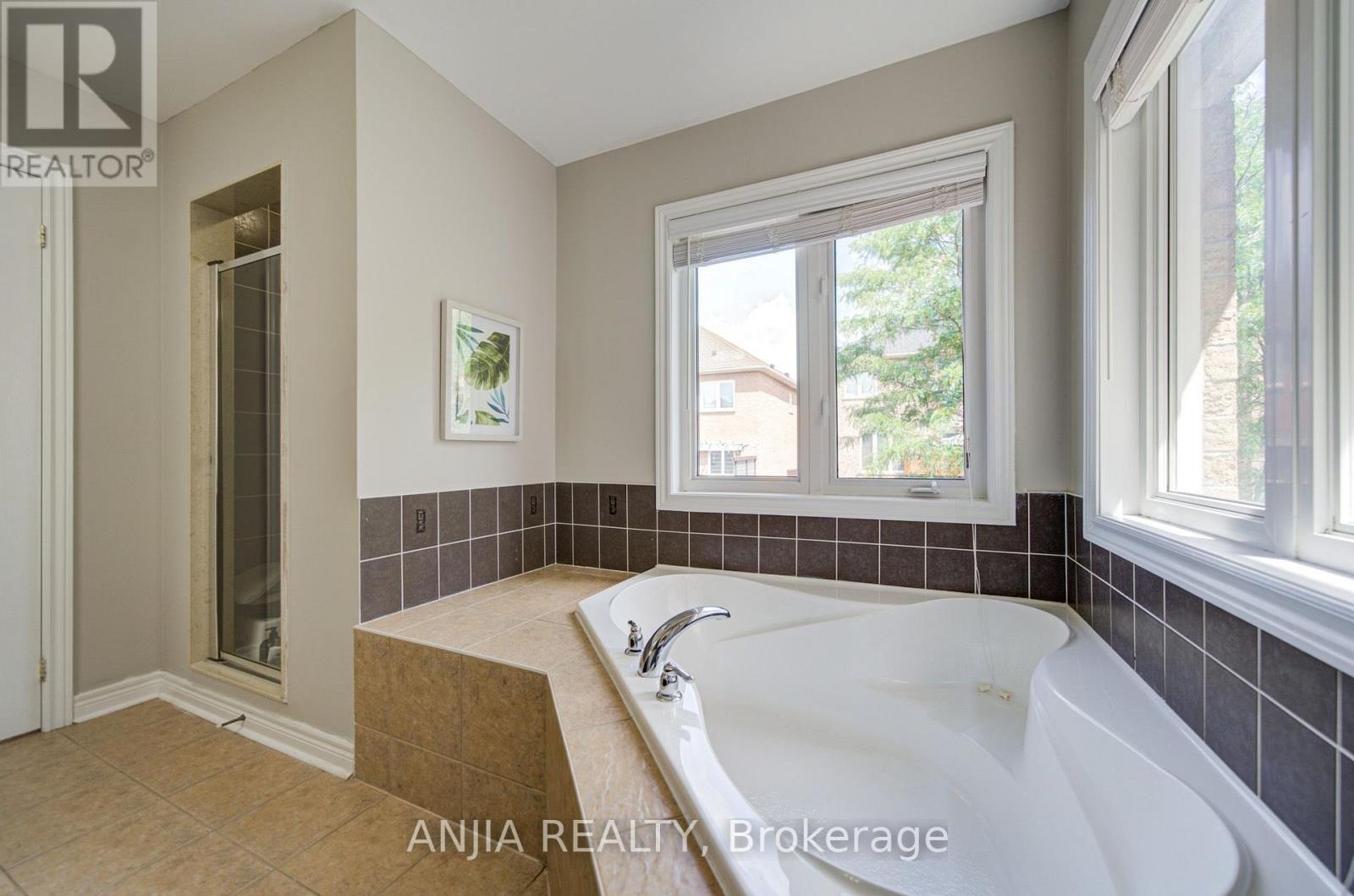 170 ASCALON DRIVE - 29