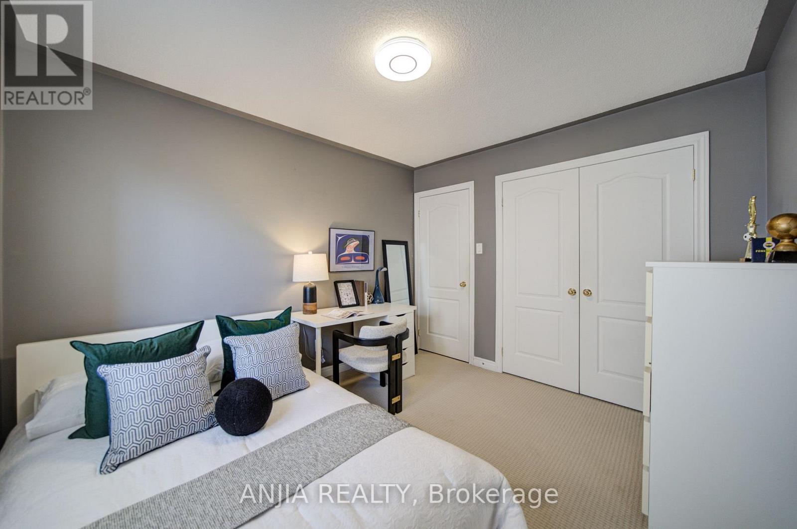 170 ASCALON DRIVE - 30