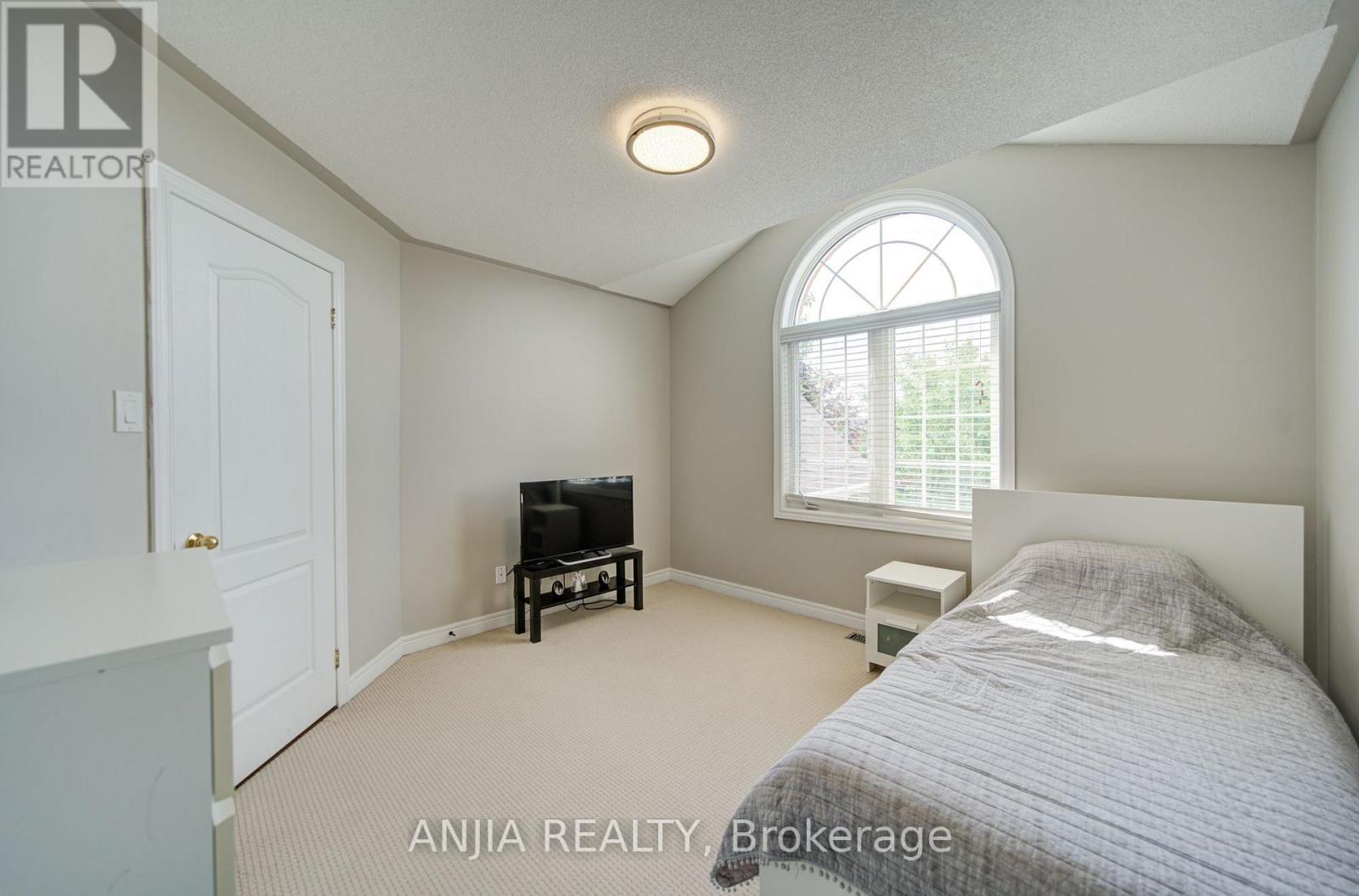 170 ASCALON DRIVE - 35