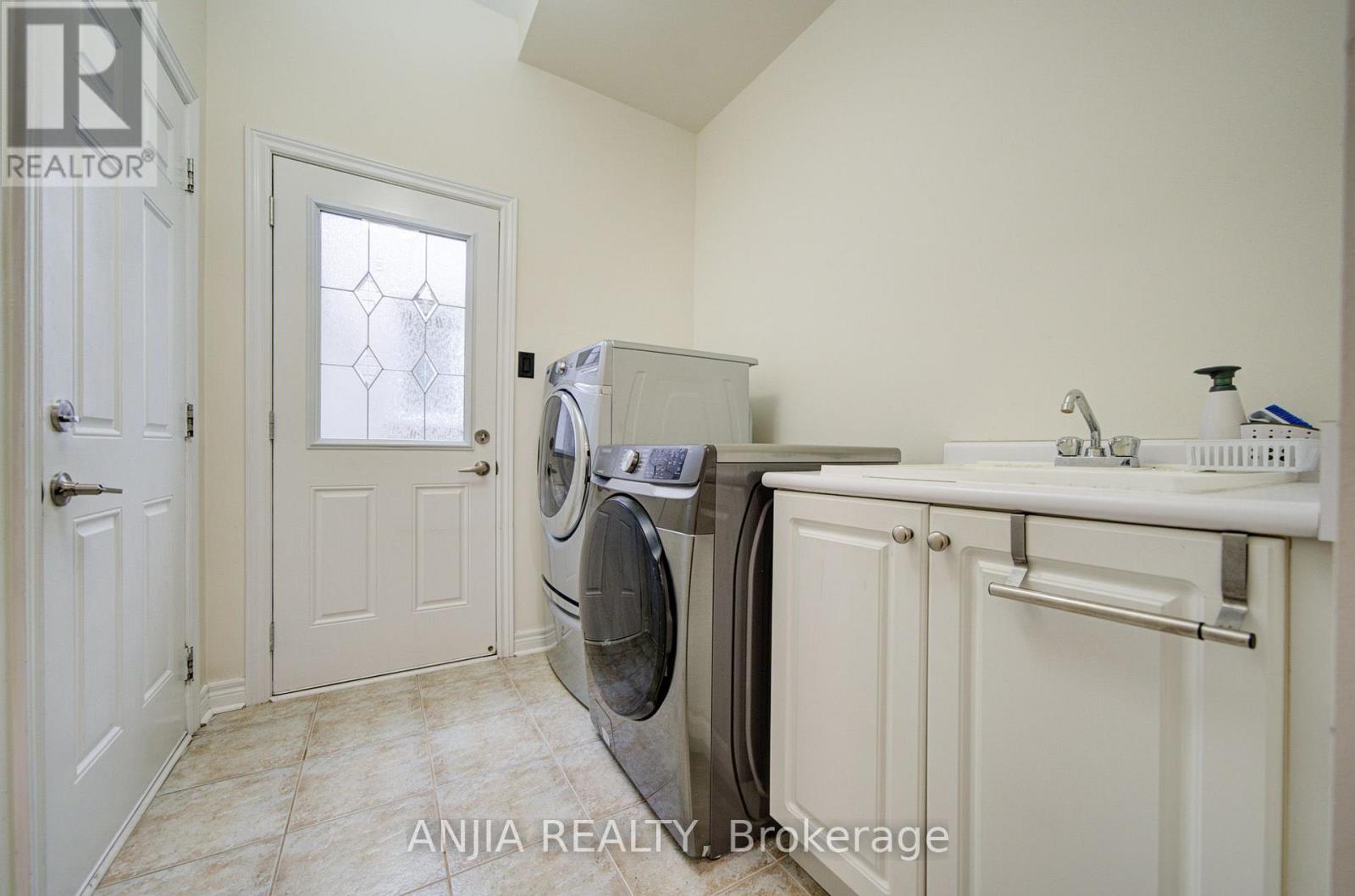170 ASCALON DRIVE - 43