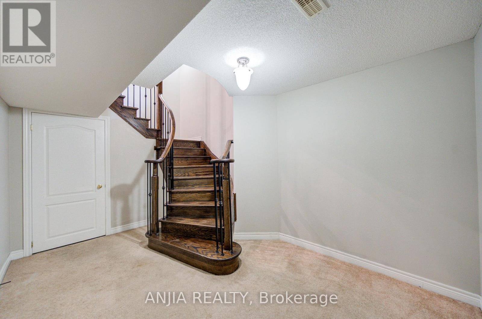 170 ASCALON DRIVE - 44