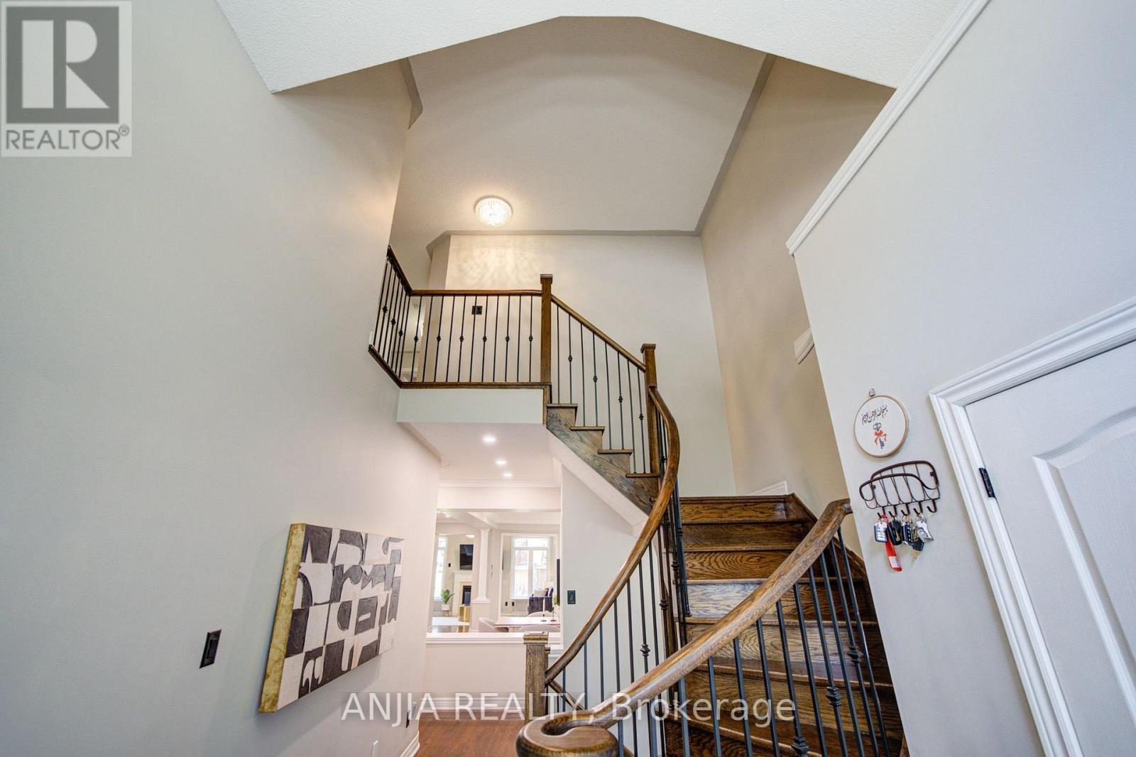 170 ASCALON DRIVE - 7