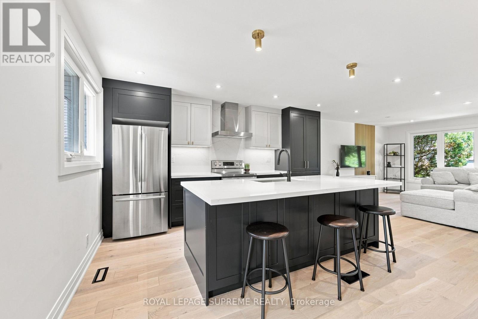 26 CROWN CRESCENT - 11