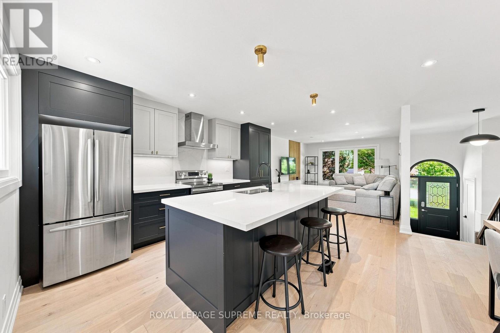 26 CROWN CRESCENT - 15