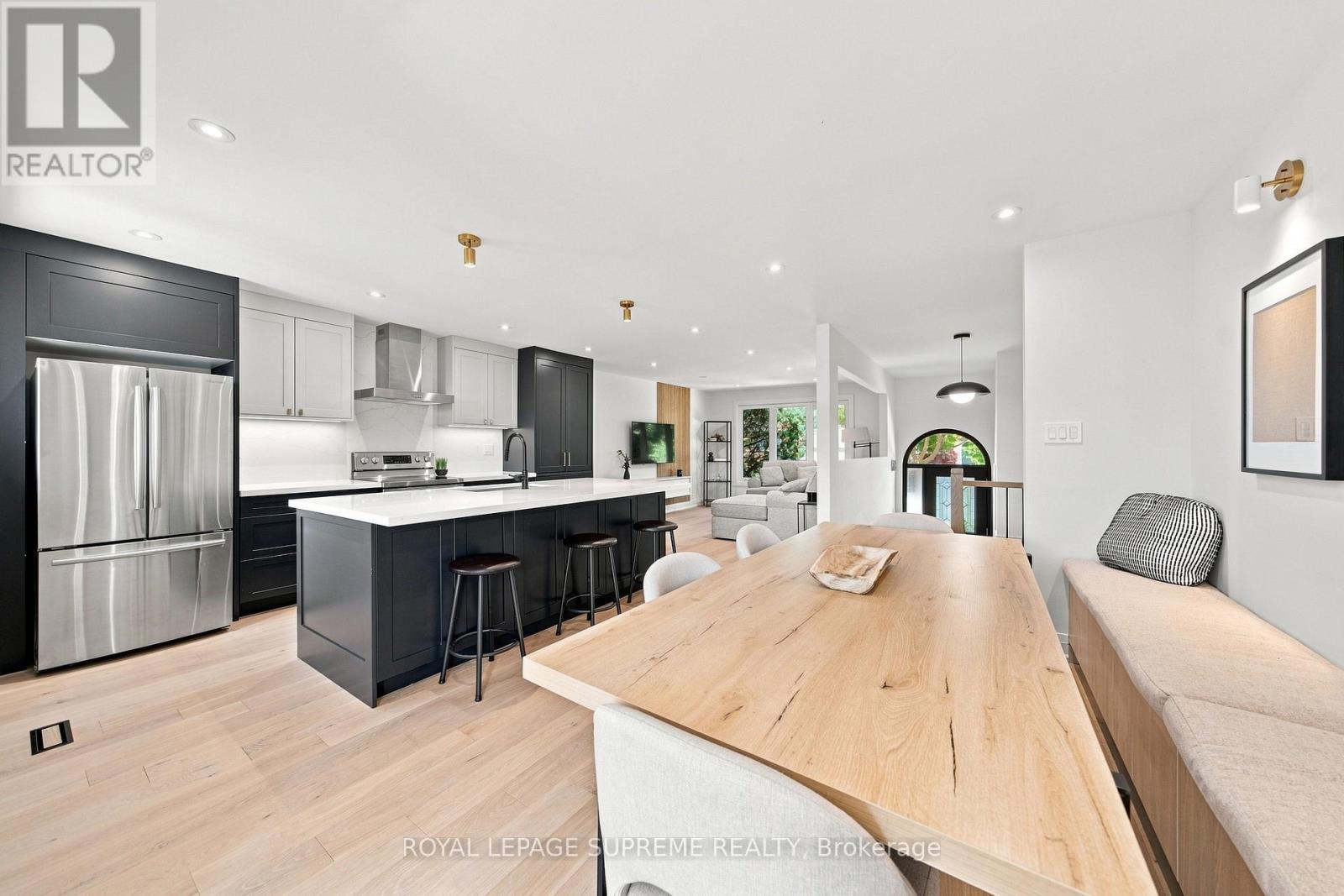 26 CROWN CRESCENT - 18