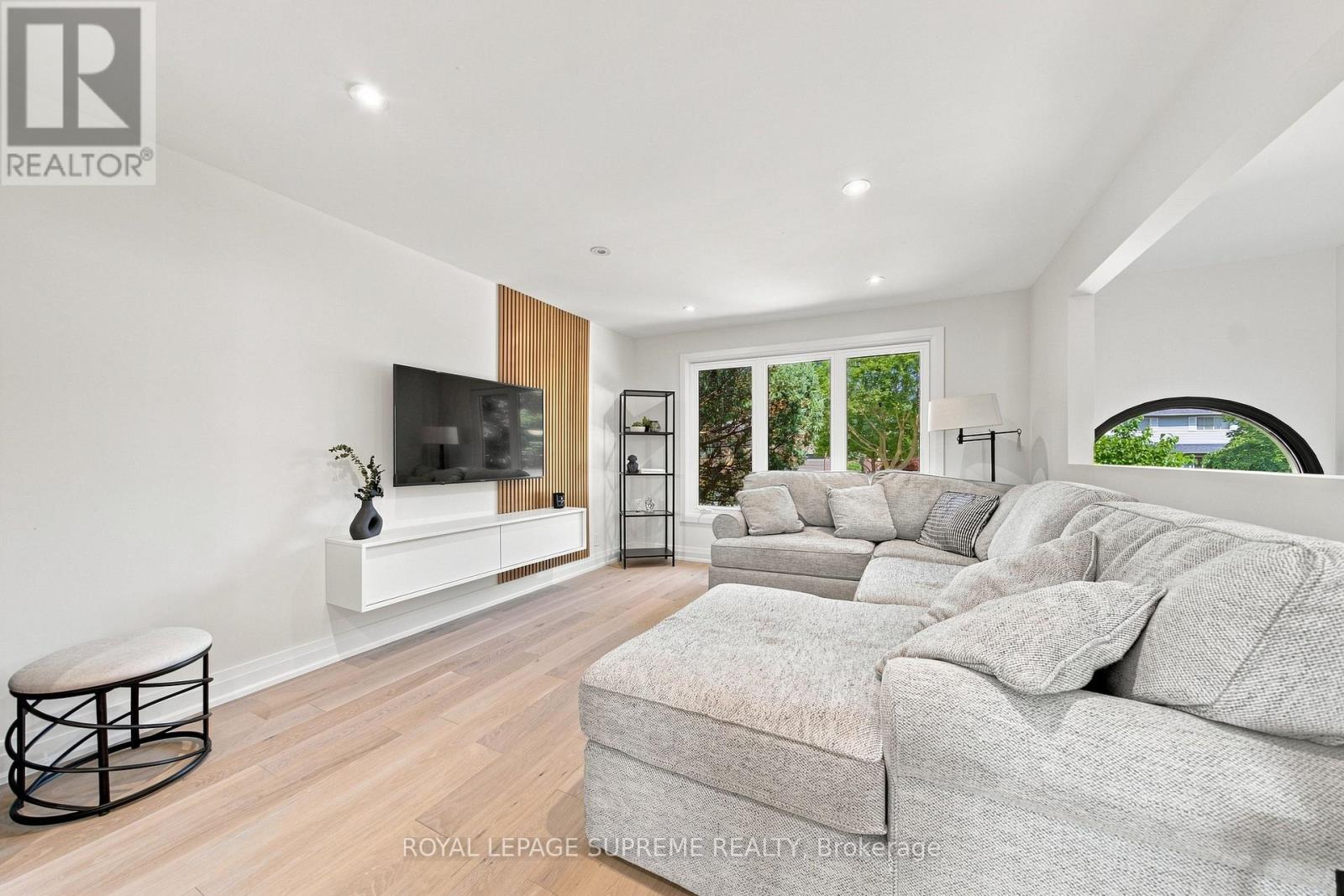 26 CROWN CRESCENT - 19
