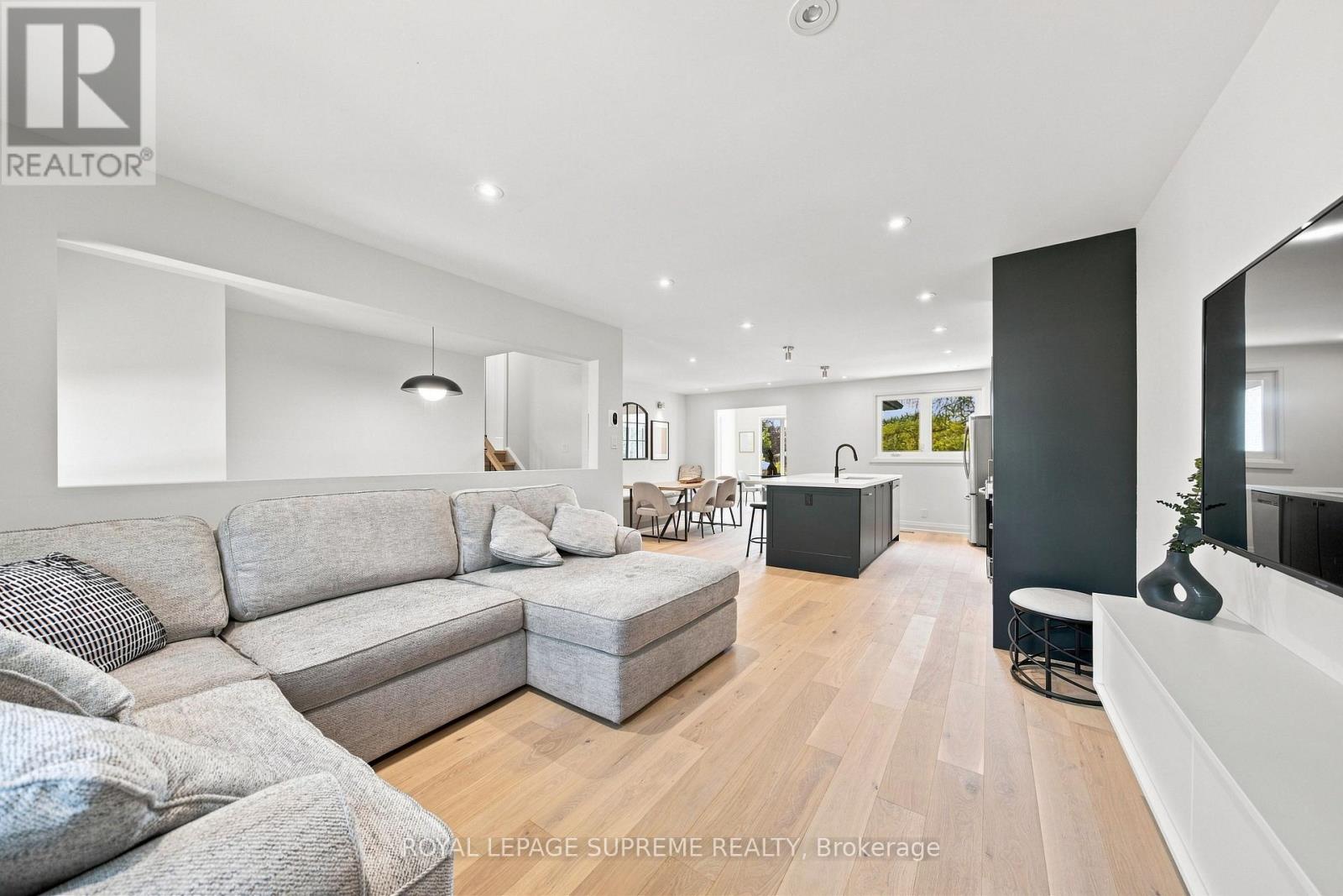 26 CROWN CRESCENT - 22