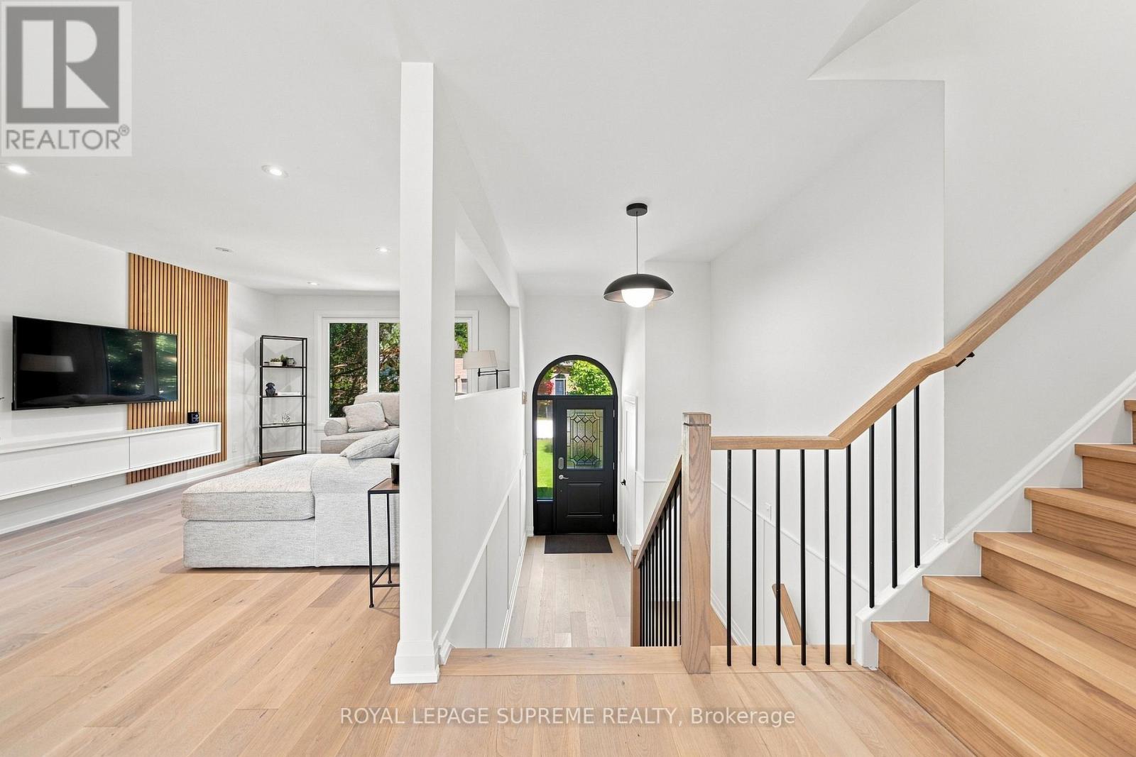 26 CROWN CRESCENT - 4
