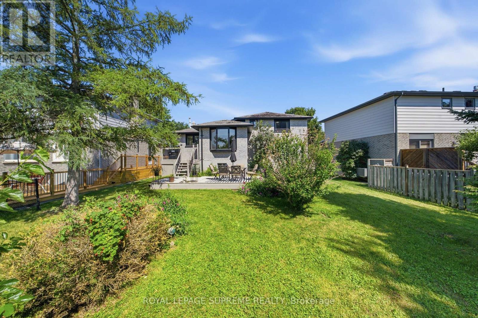 26 CROWN CRESCENT - 44