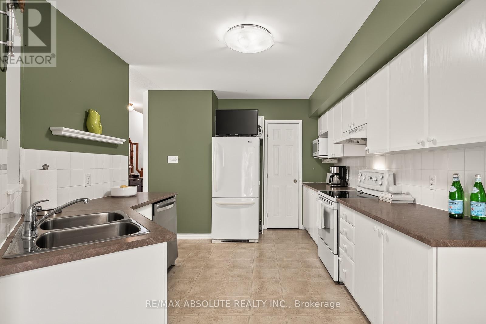 36 CHANTILLY GATE - 23