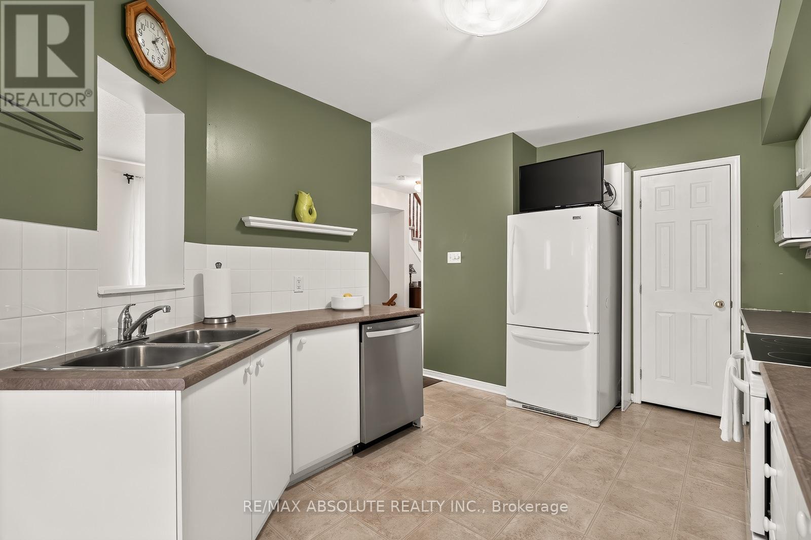 36 CHANTILLY GATE - 24