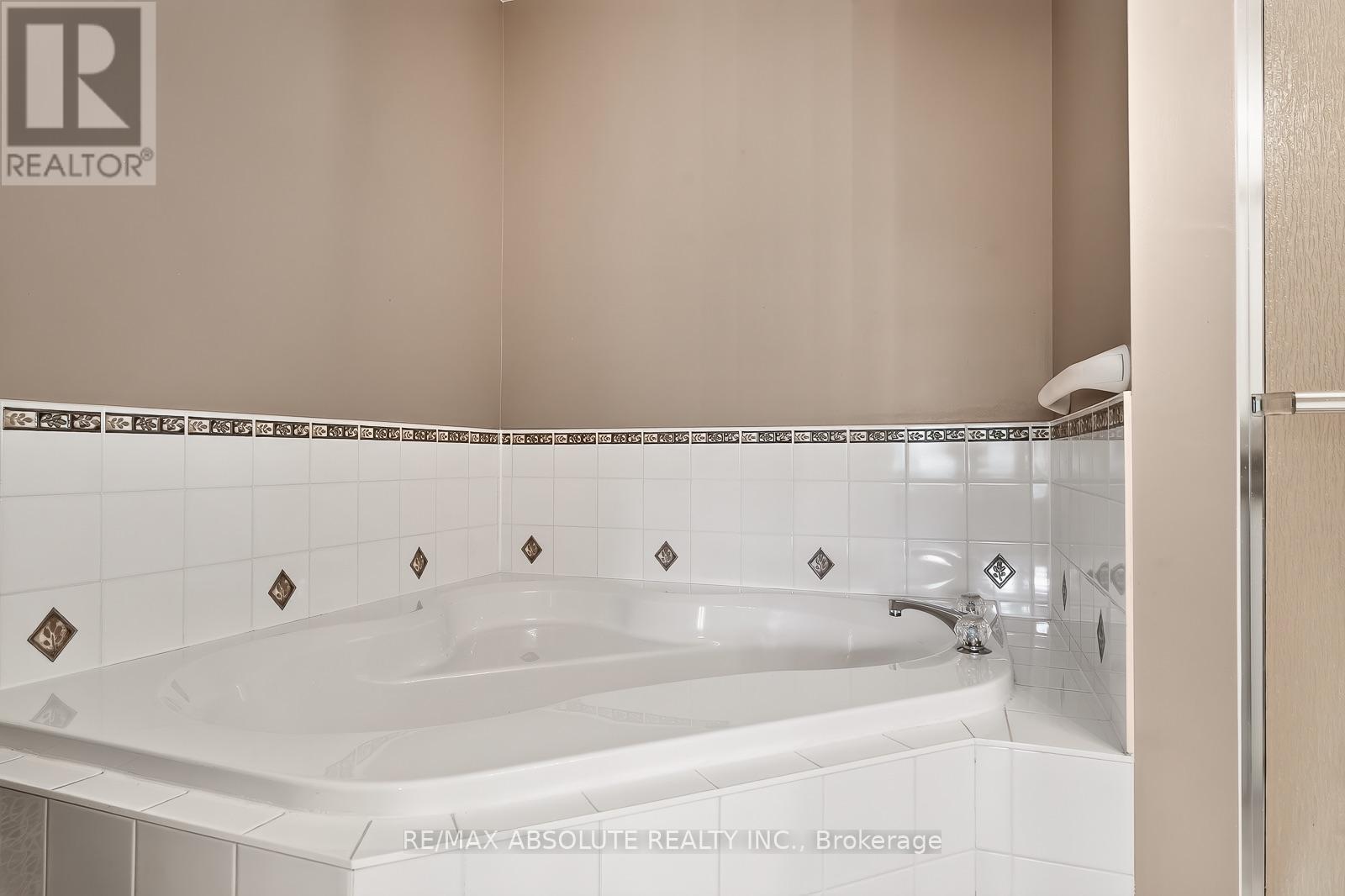 36 CHANTILLY GATE - 34