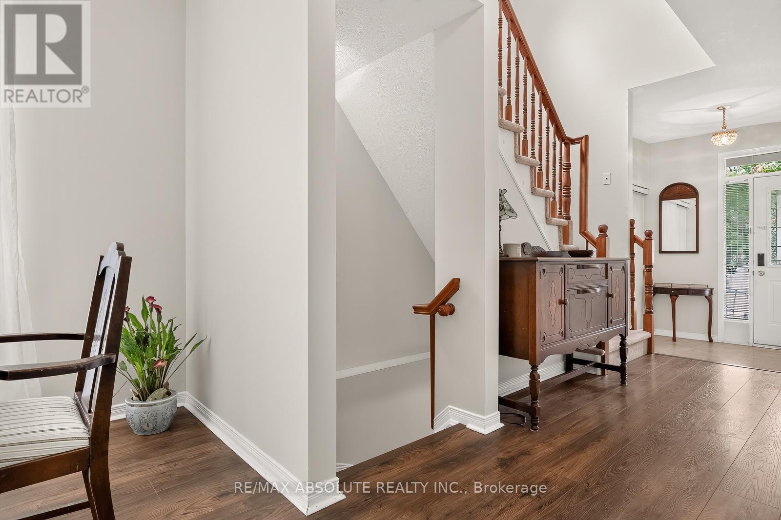 36 CHANTILLY GATE - 7