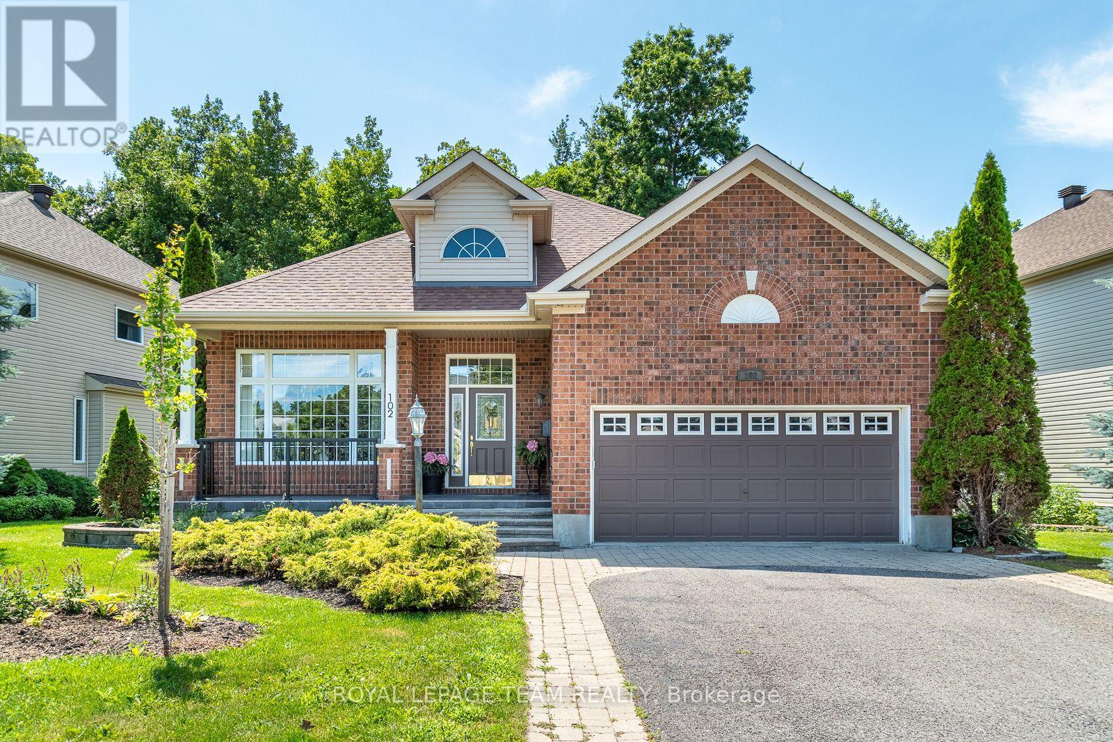 102 GOLFLINKS DRIVE - 1