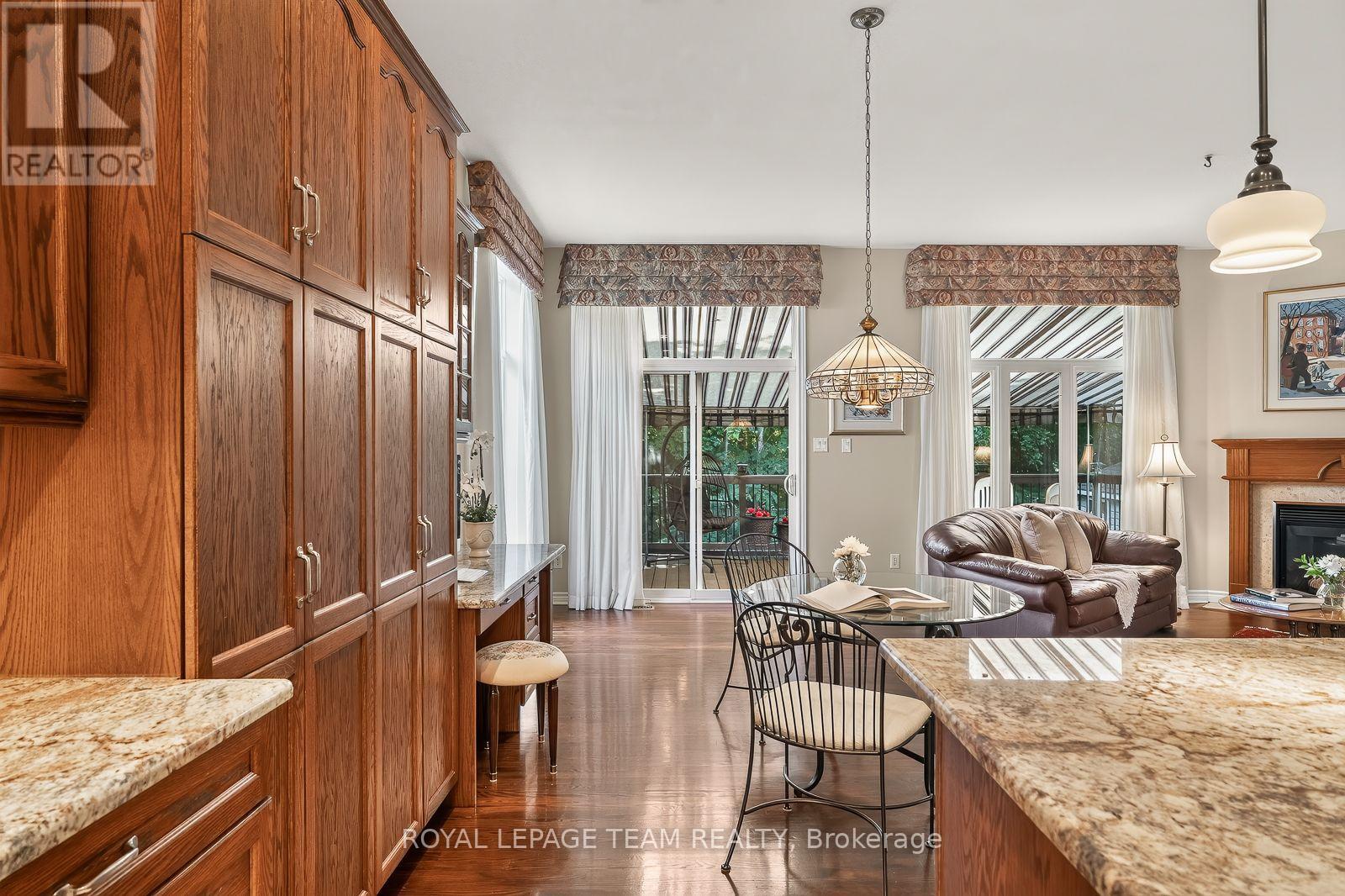 102 GOLFLINKS DRIVE - 11