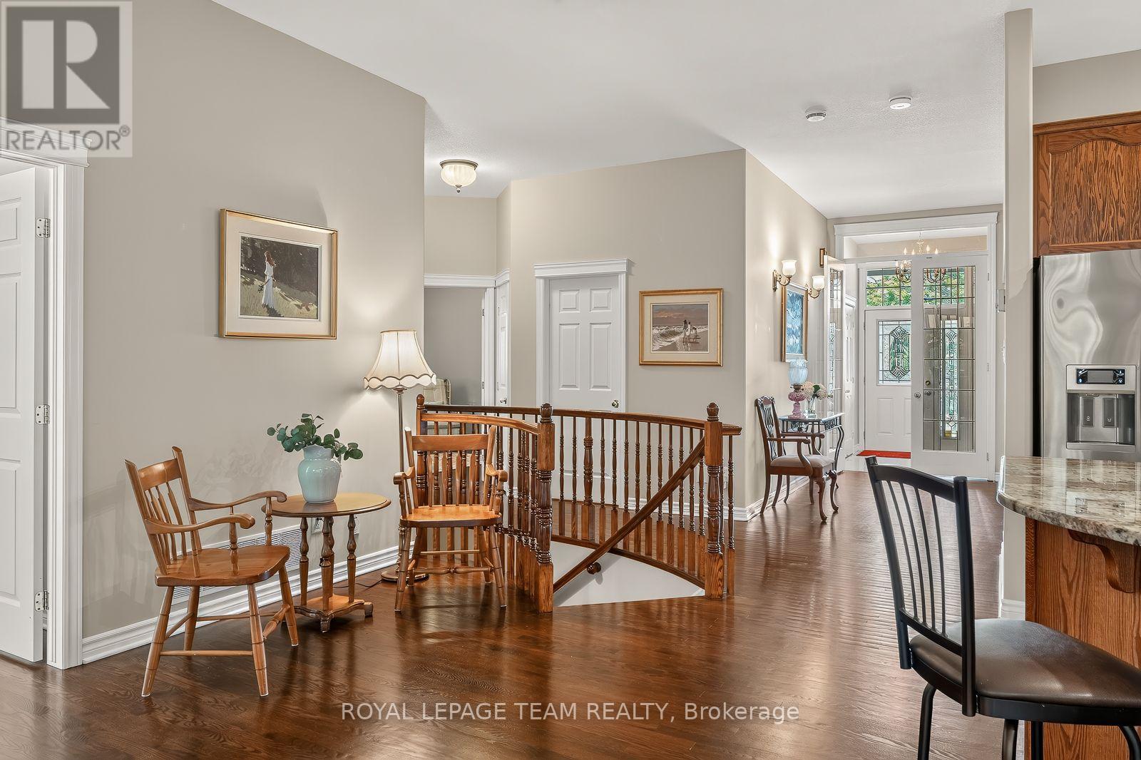 102 GOLFLINKS DRIVE - 23
