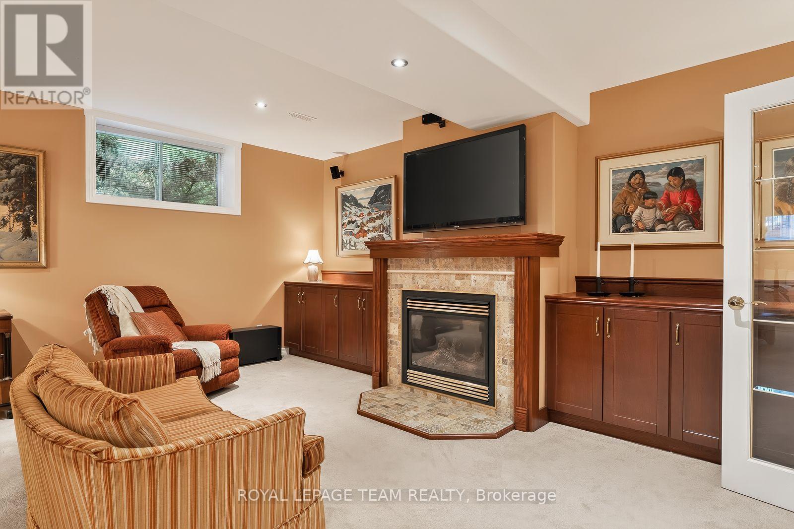 102 GOLFLINKS DRIVE - 26