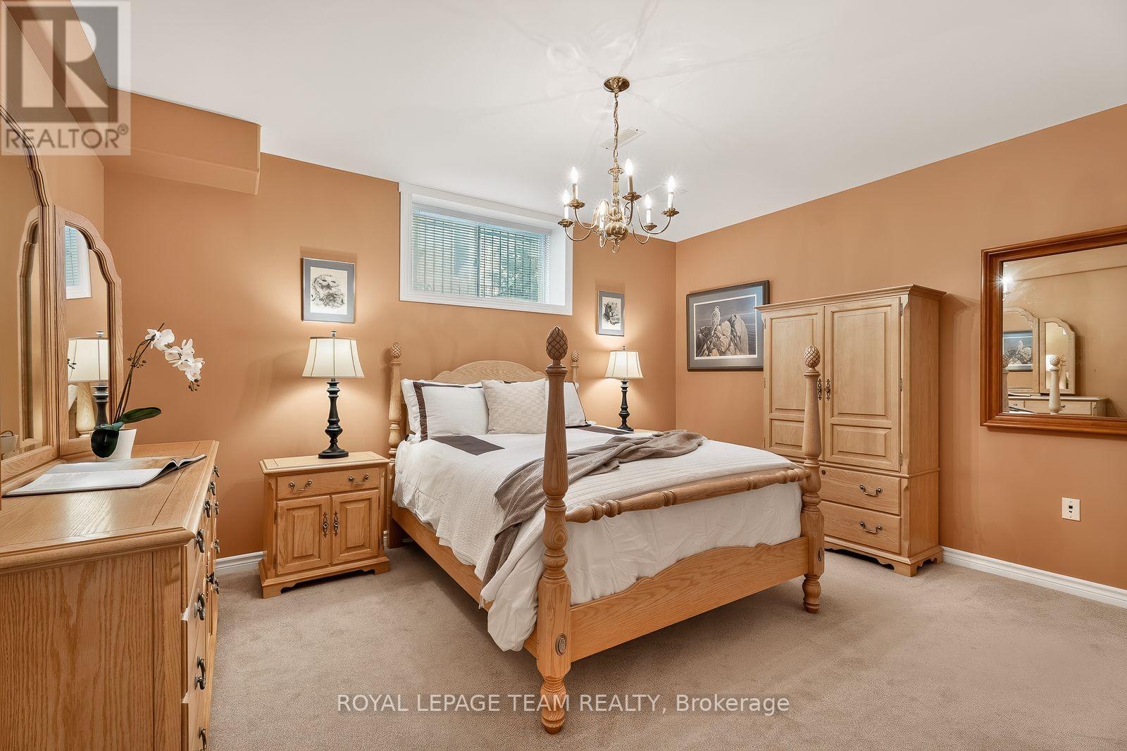 102 GOLFLINKS DRIVE - 27