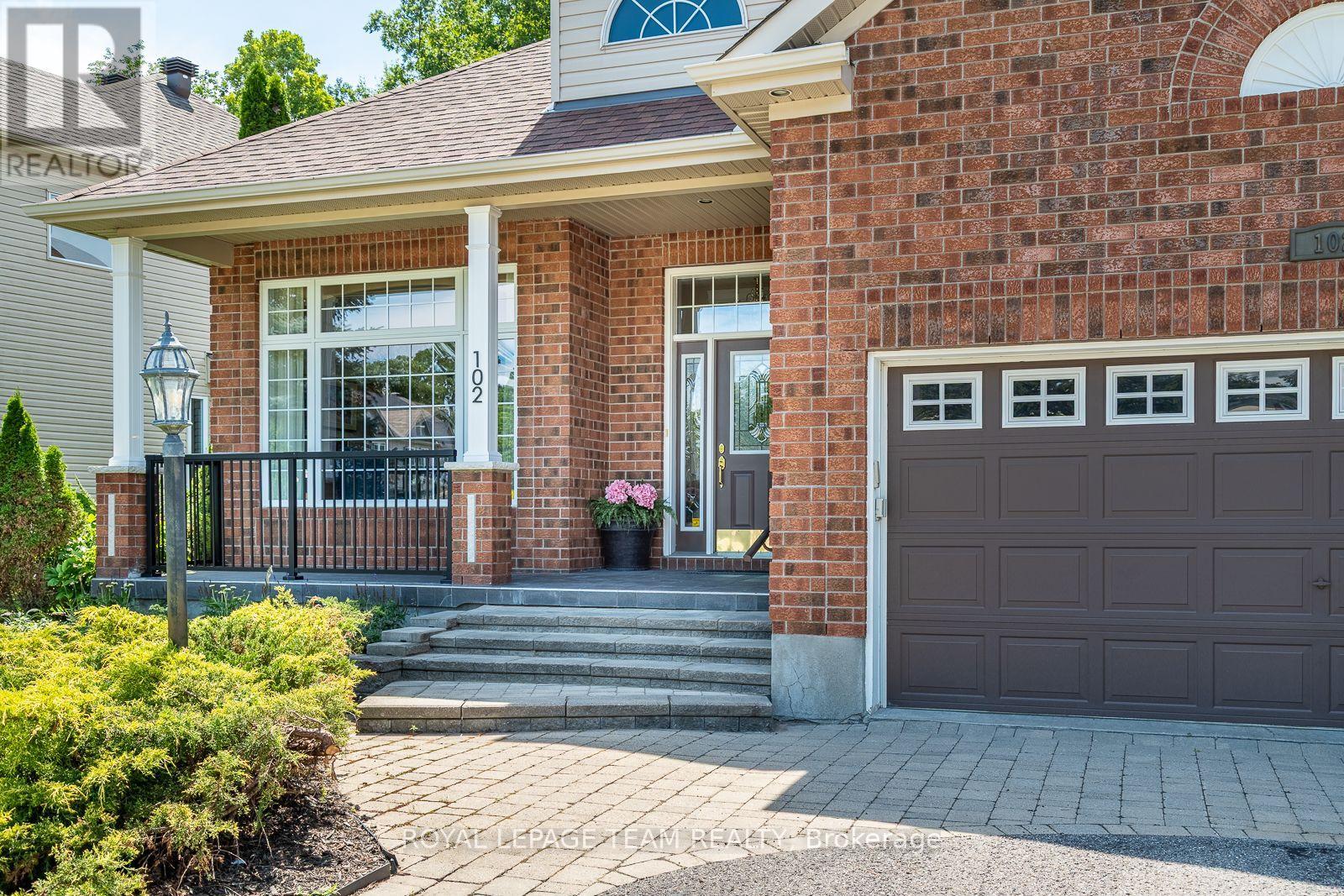 102 GOLFLINKS DRIVE - 34