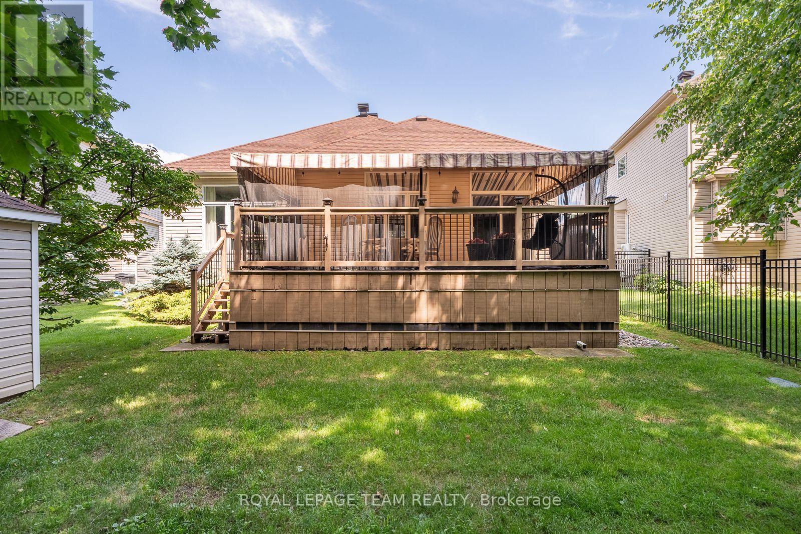 102 GOLFLINKS DRIVE - 36