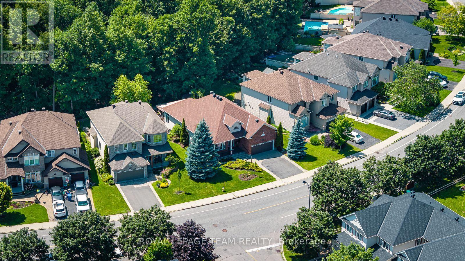 102 GOLFLINKS DRIVE - 38