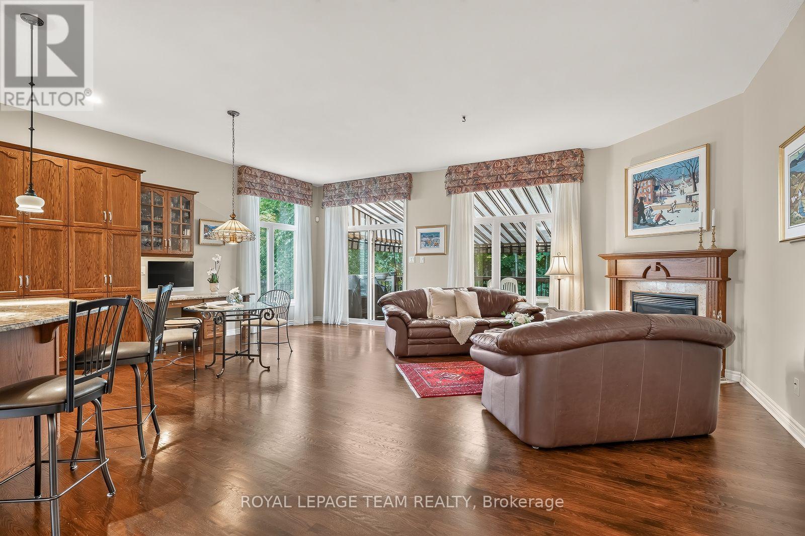 102 GOLFLINKS DRIVE - 4