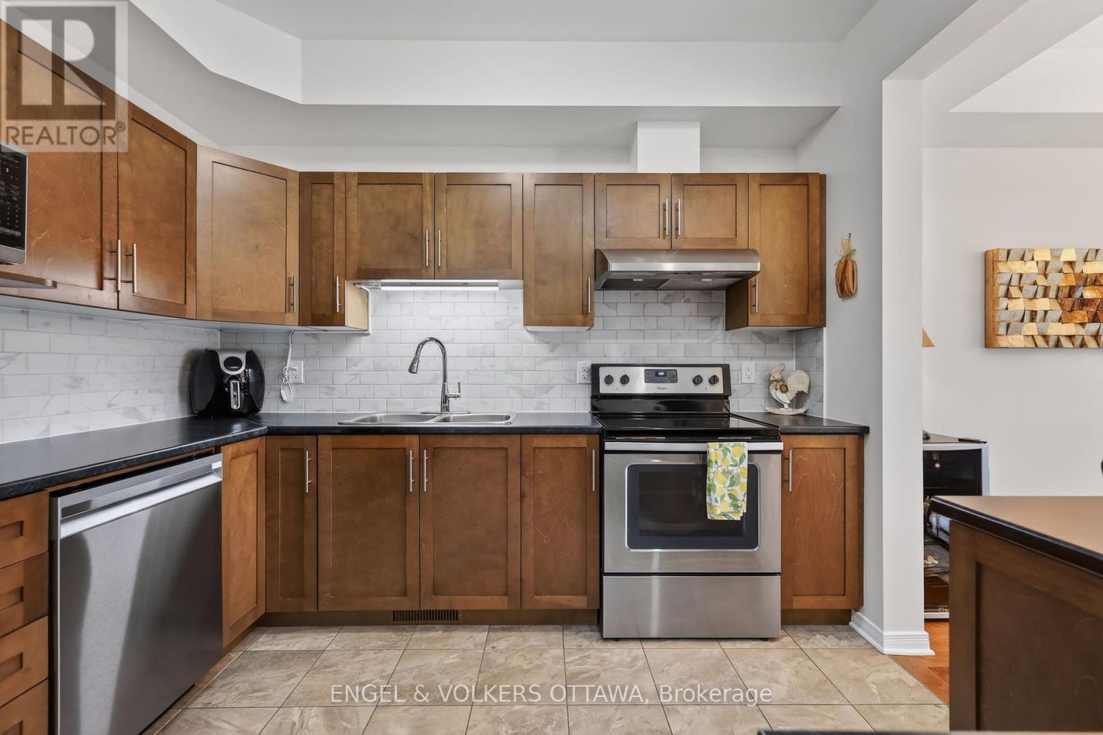 601 VIA CAMPANALE AVENUE - 11