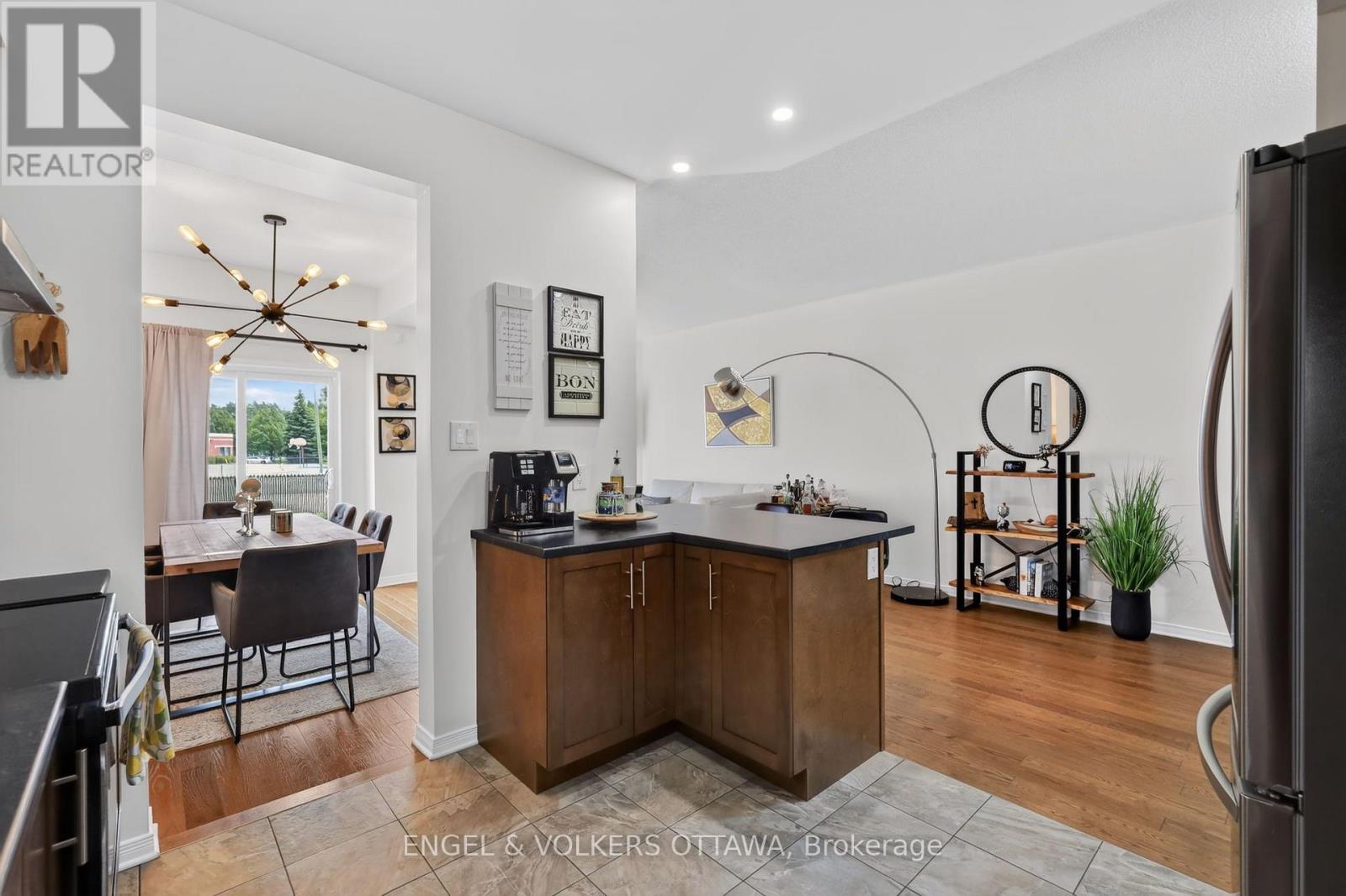 601 VIA CAMPANALE AVENUE - 12