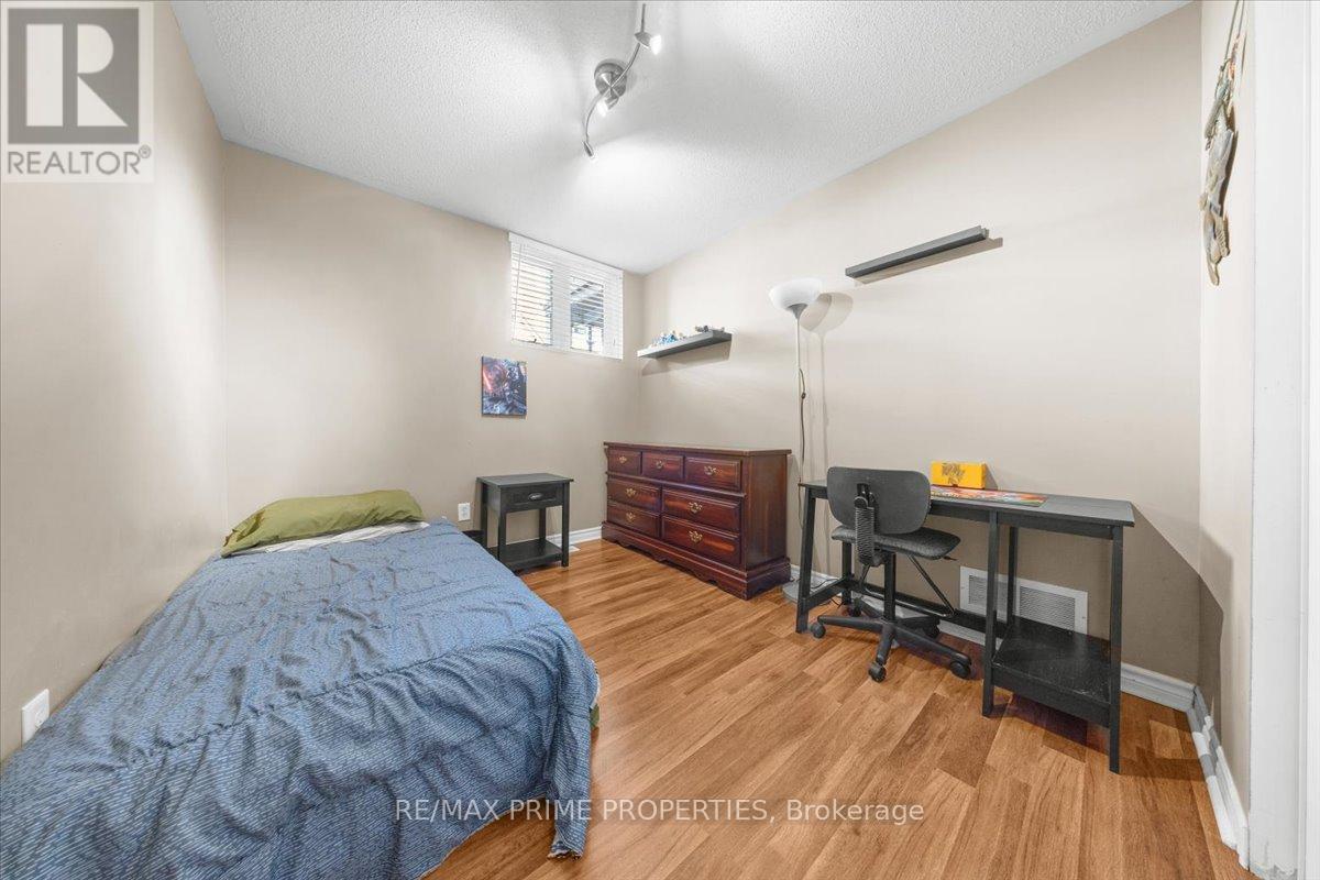 #117 3265 ST JOSEPH BOULEVARD - 21