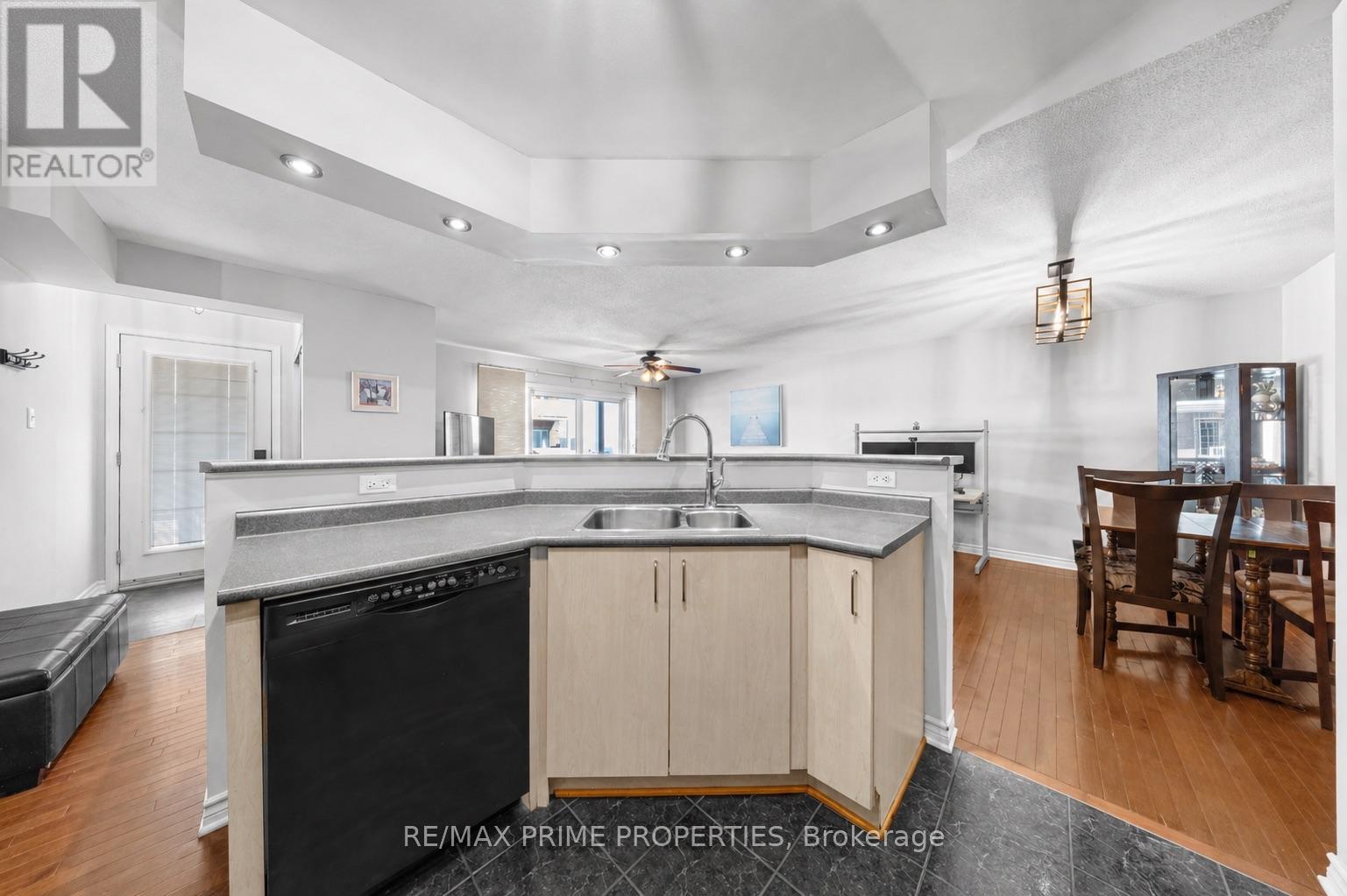 #117 3265 ST JOSEPH BOULEVARD - 7