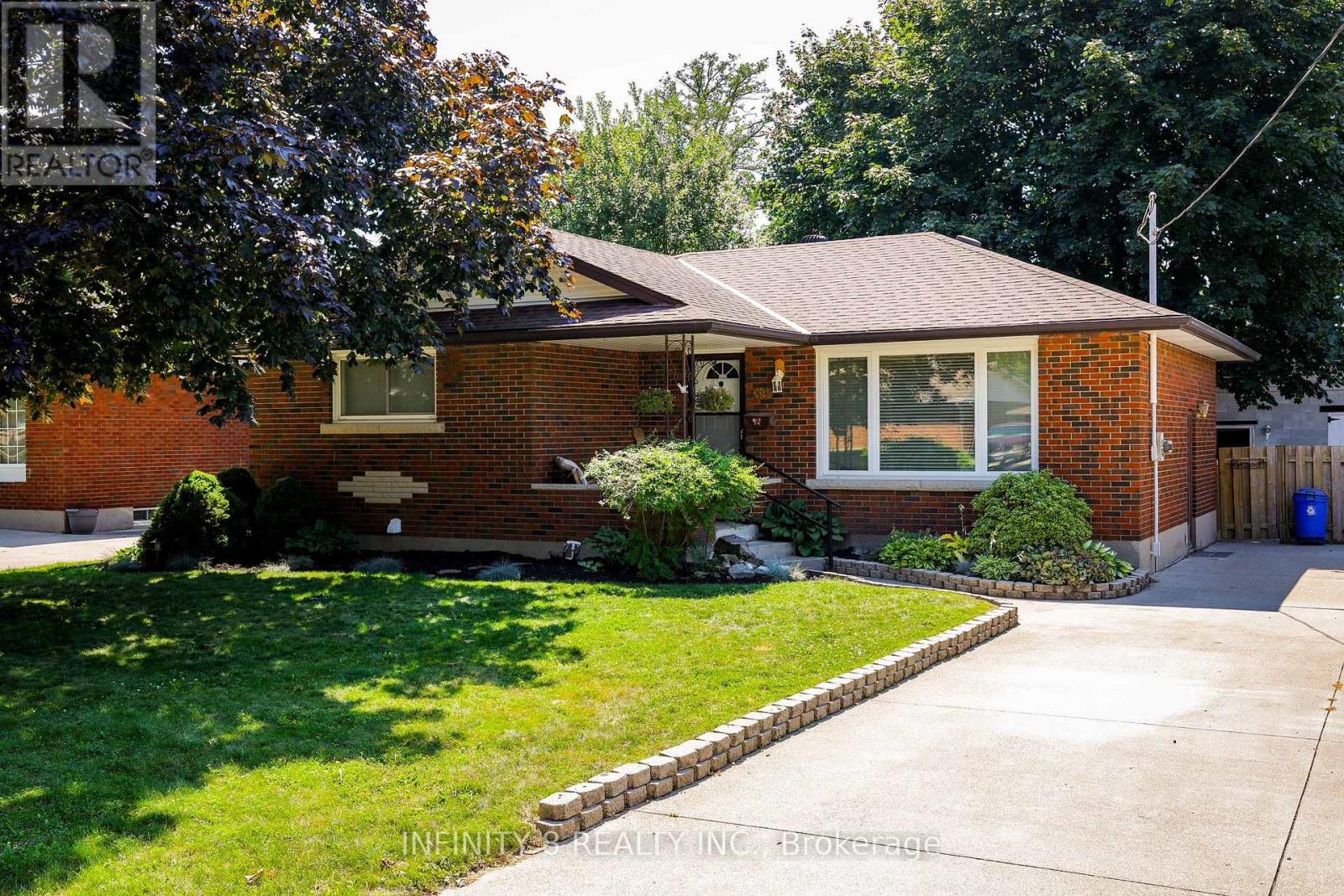39 HOWARD AVENUE - 1