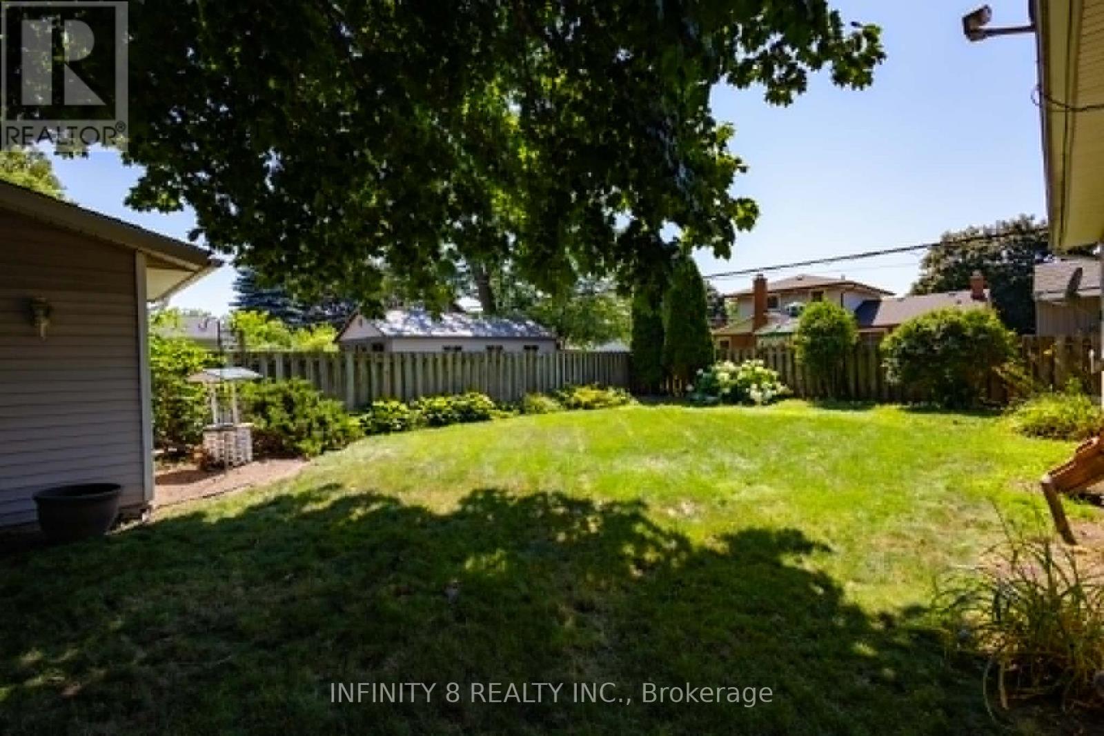 39 HOWARD AVENUE - 3