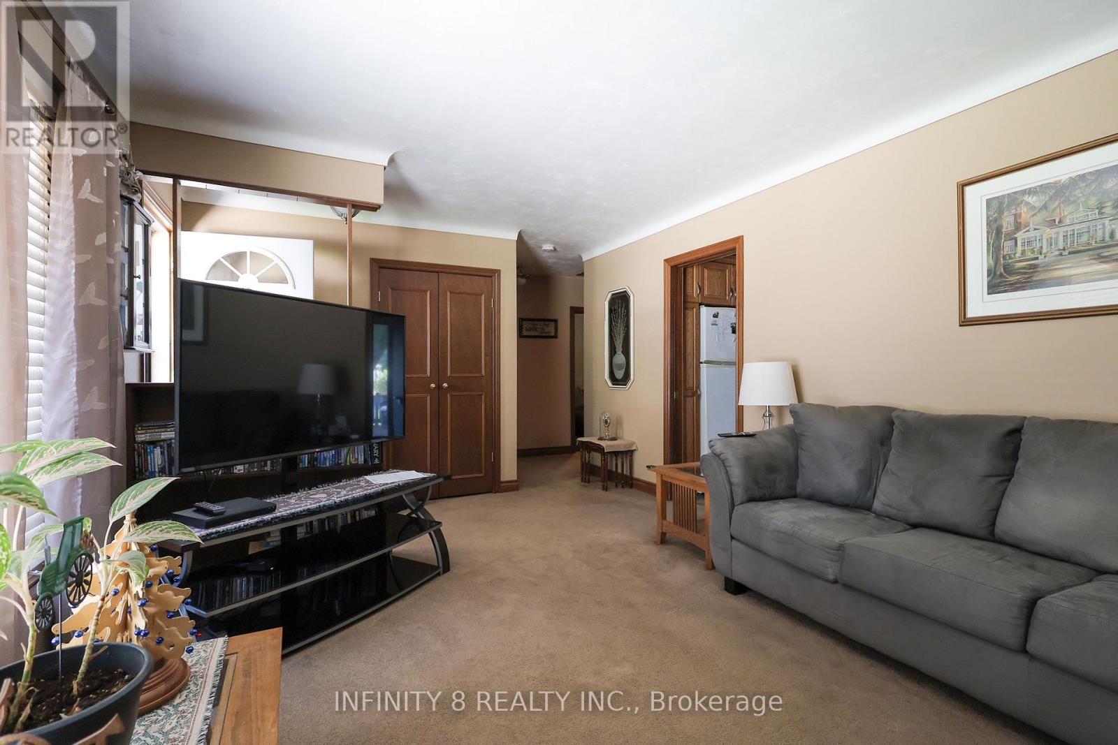 39 HOWARD AVENUE - 4