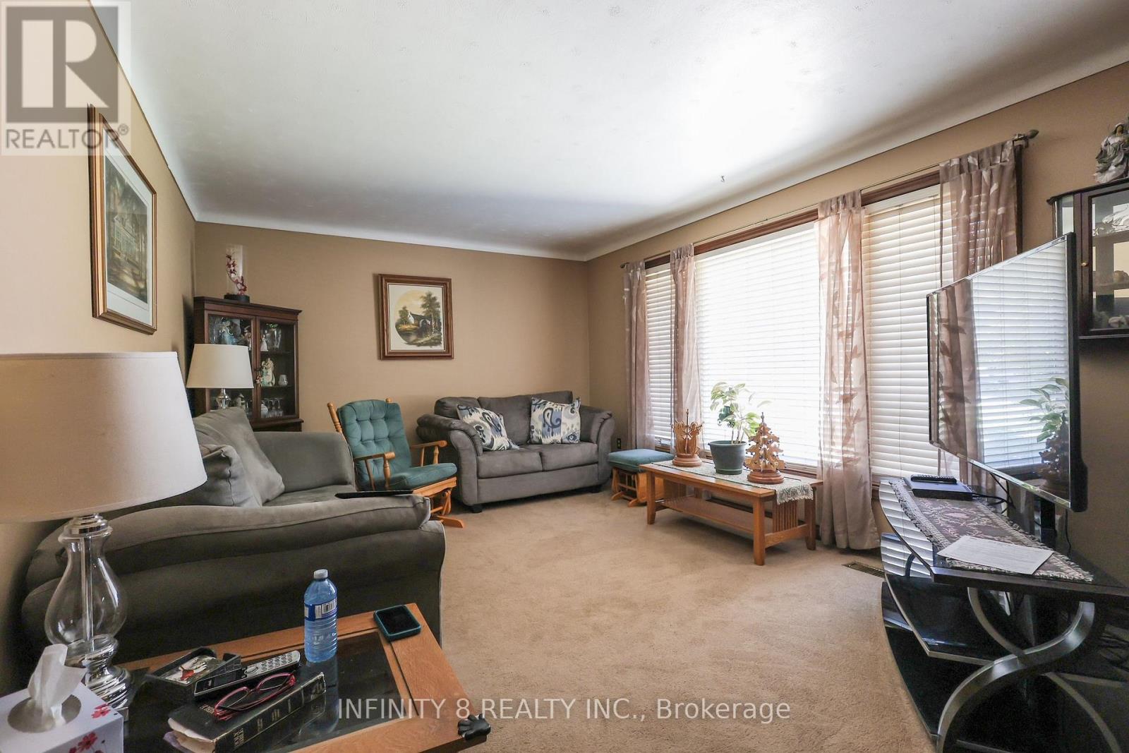 39 HOWARD AVENUE - 5
