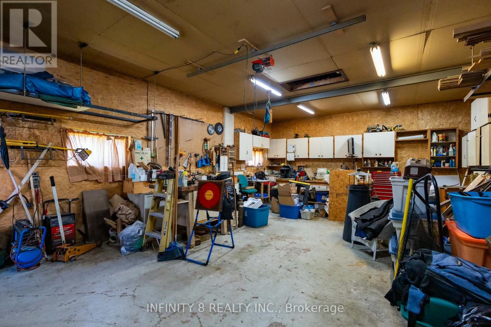 39 HOWARD AVENUE - 8
